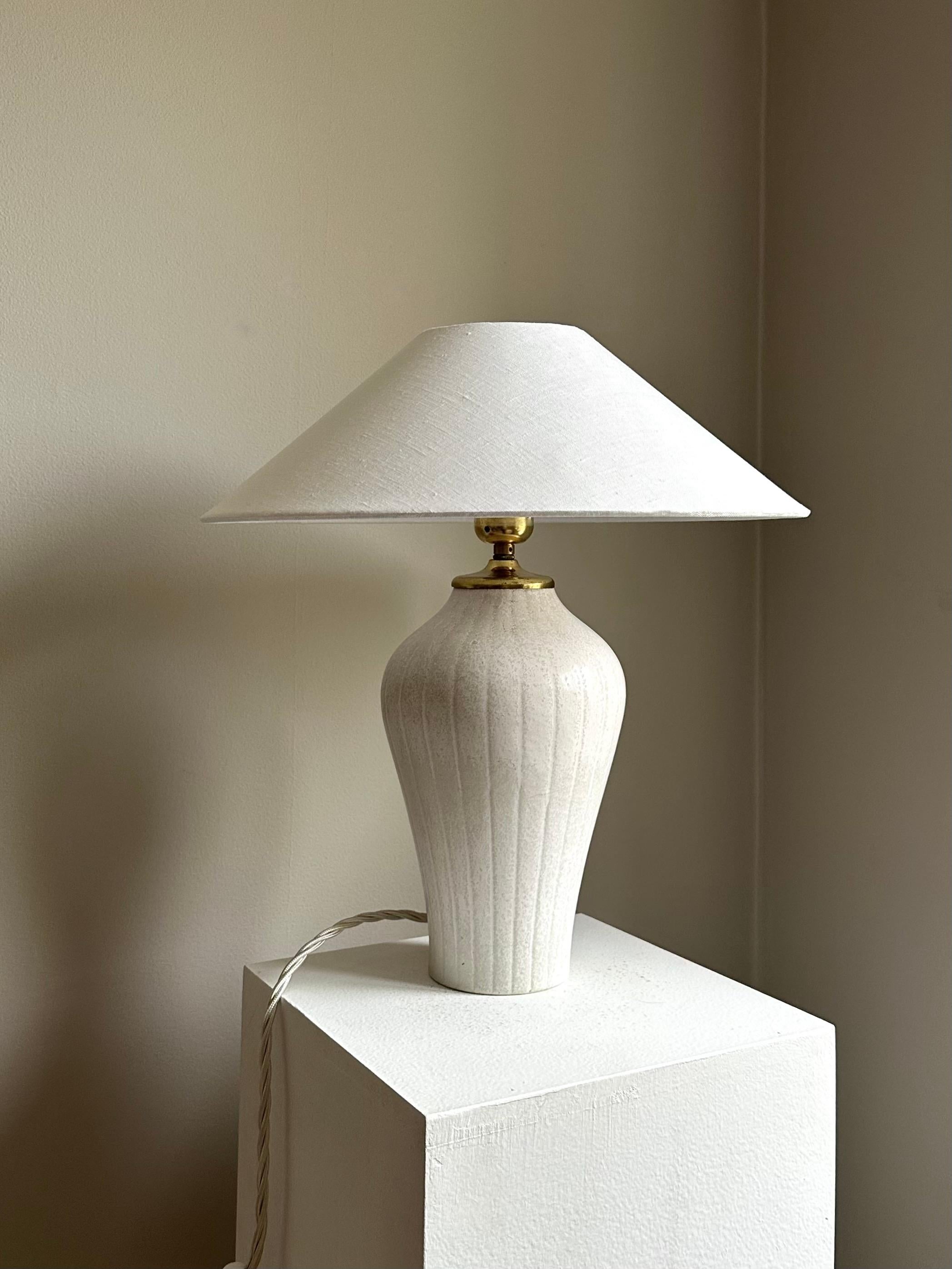 Swedish Modern Stoneware Table Lamp designed by Gunnar Nylund, Rörstrand, 1940s 3