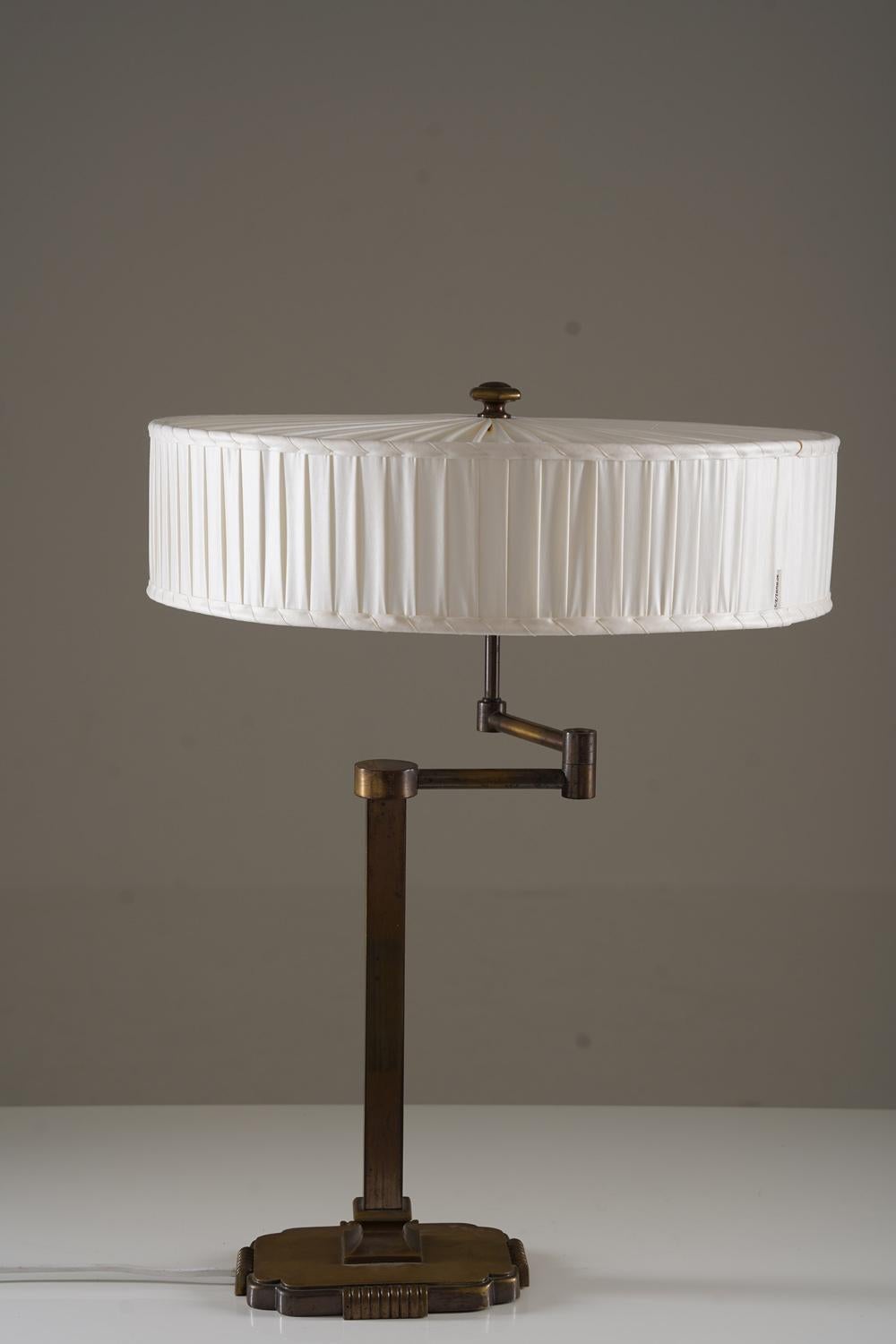 Swedish Modern Swivel Arm Table Lamp  In Good Condition For Sale In Karlstad, SE