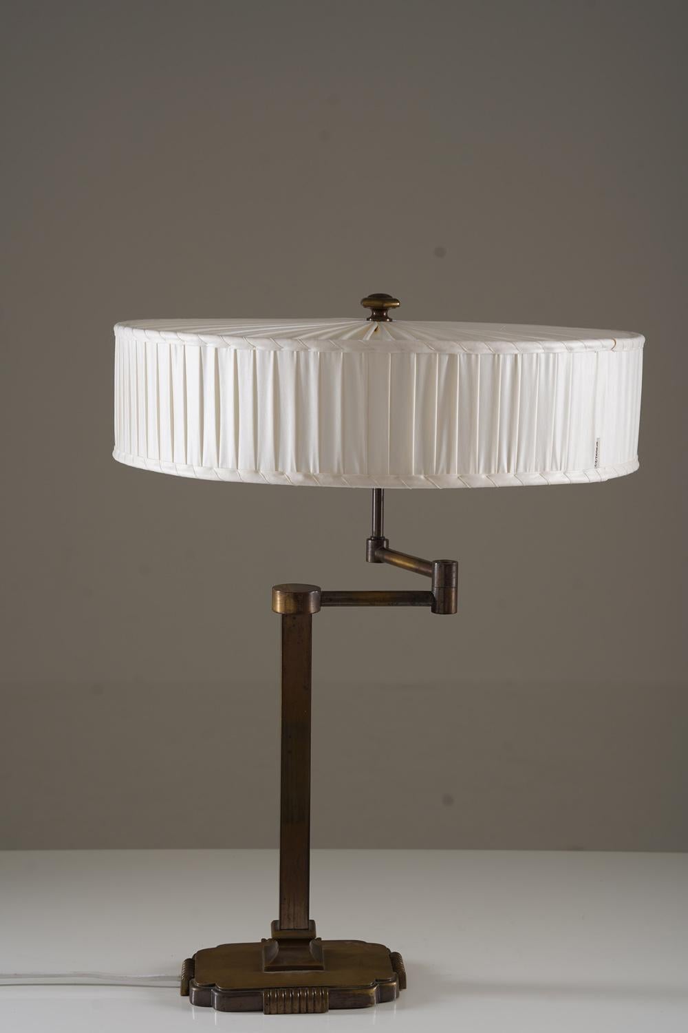 Swedish Modern Swivel Arm Table Lamp In Good Condition For Sale In Karlstad, SE