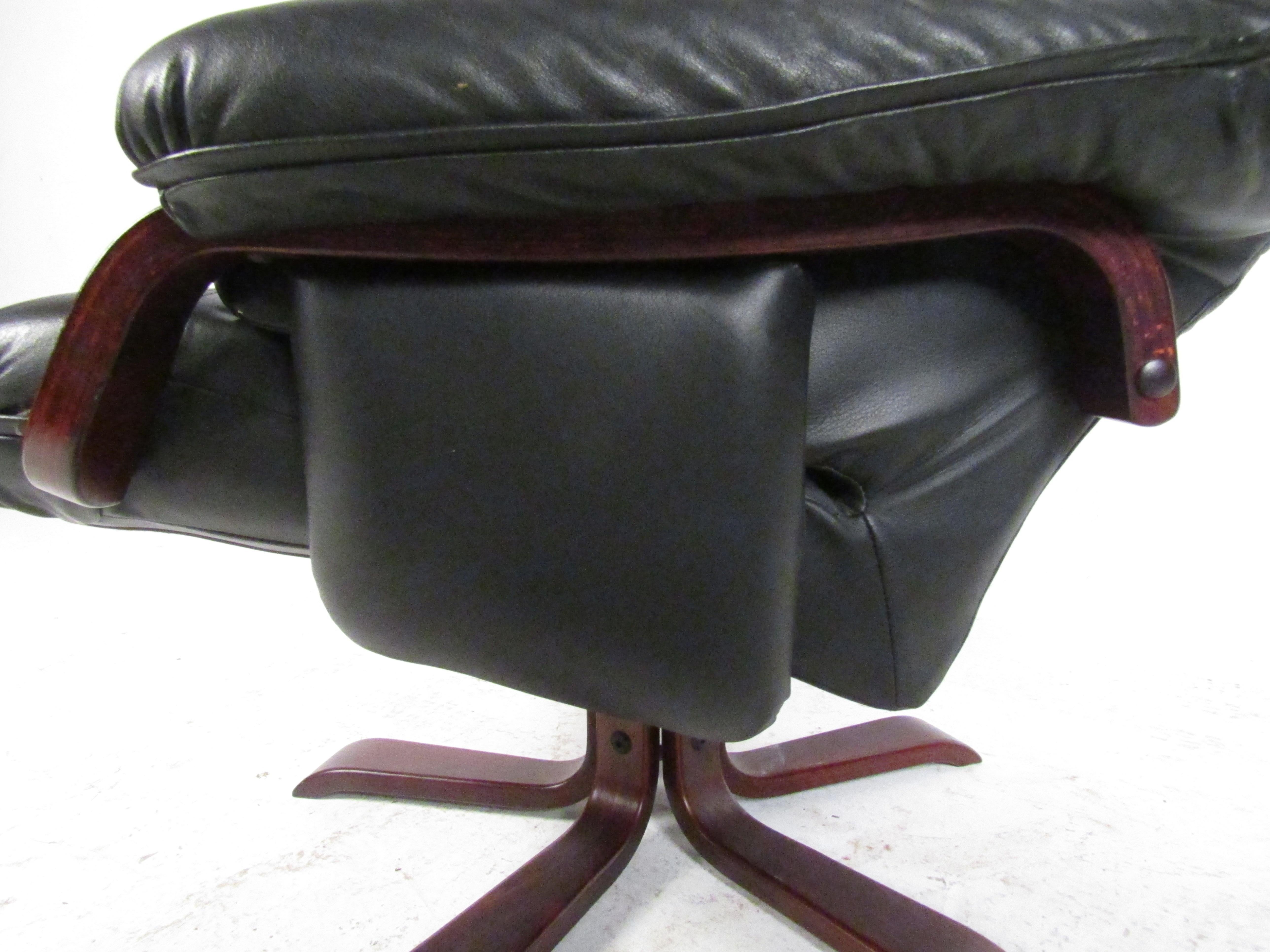 Swedish Modern Swiveling Lounge Chair and Ottoman In Good Condition For Sale In Brooklyn, NY