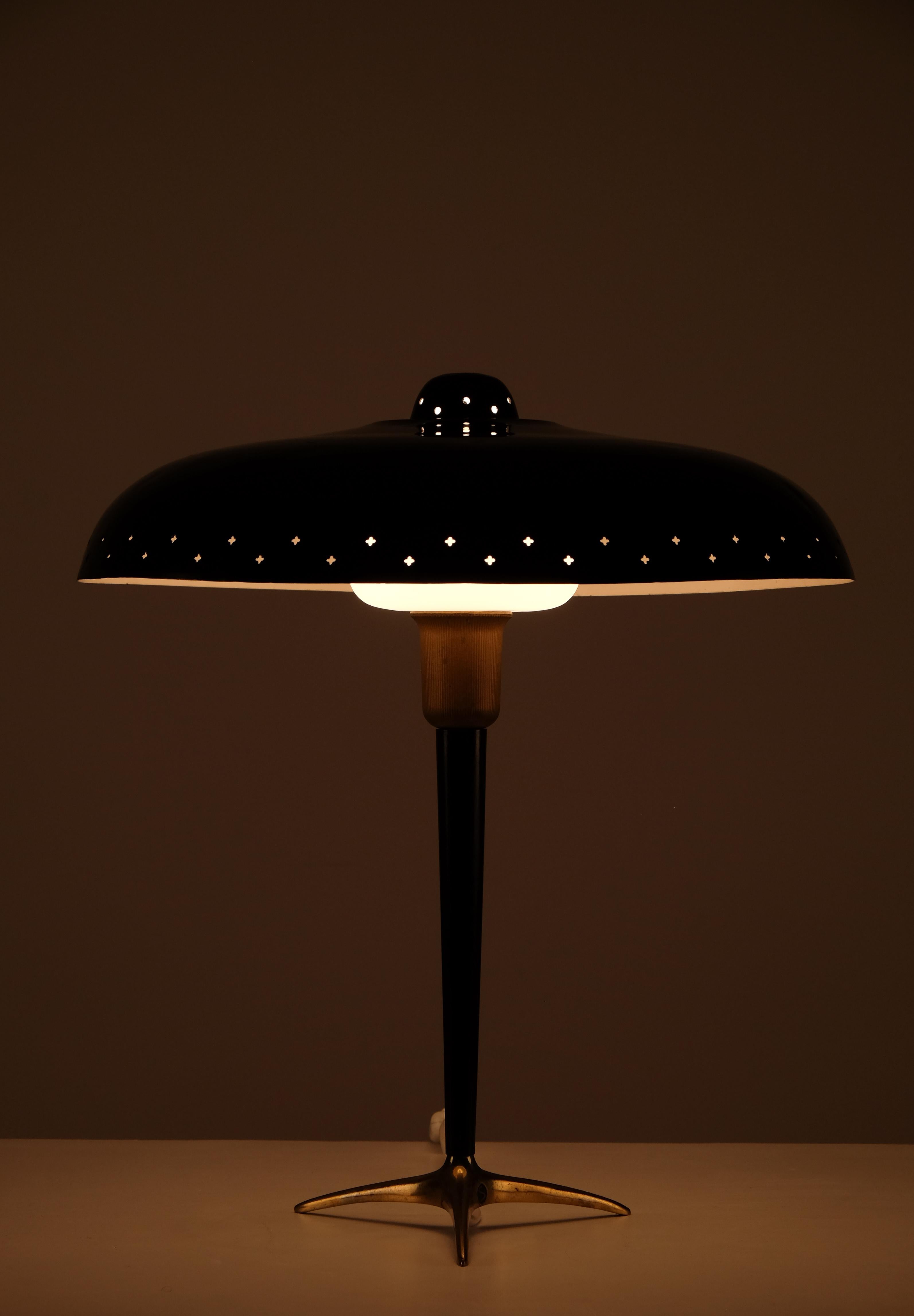 Lampe de table moderne suédoise, années 1950 en vente 1