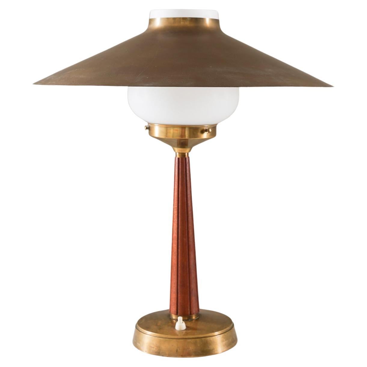 Lampe de table moderne suédoise en laiton et verre