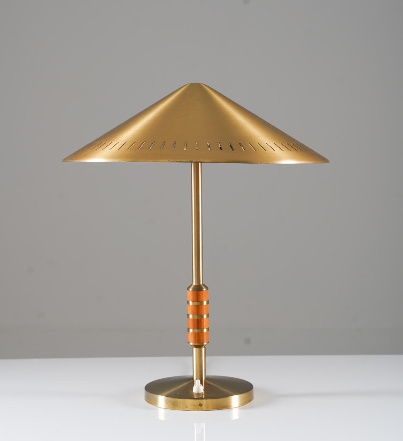 Swedish Modern Table Lamp in Brass by Boréns For Sale 4