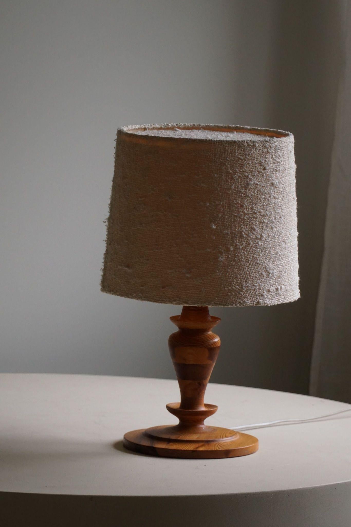 Swedish Modern Table Lamp in Solid Pine, Mid Century, 1960s For Sale 2