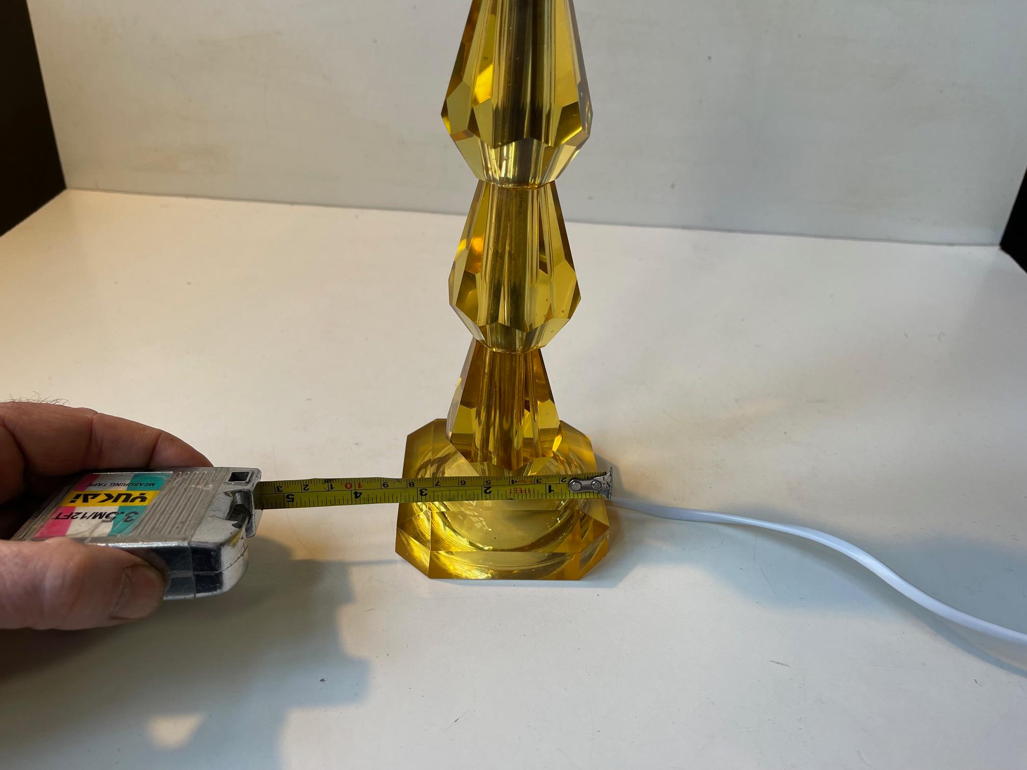 Fin du 20e siècle Lampe de table moderne suédoise en cristal jaune, années 1970 en vente