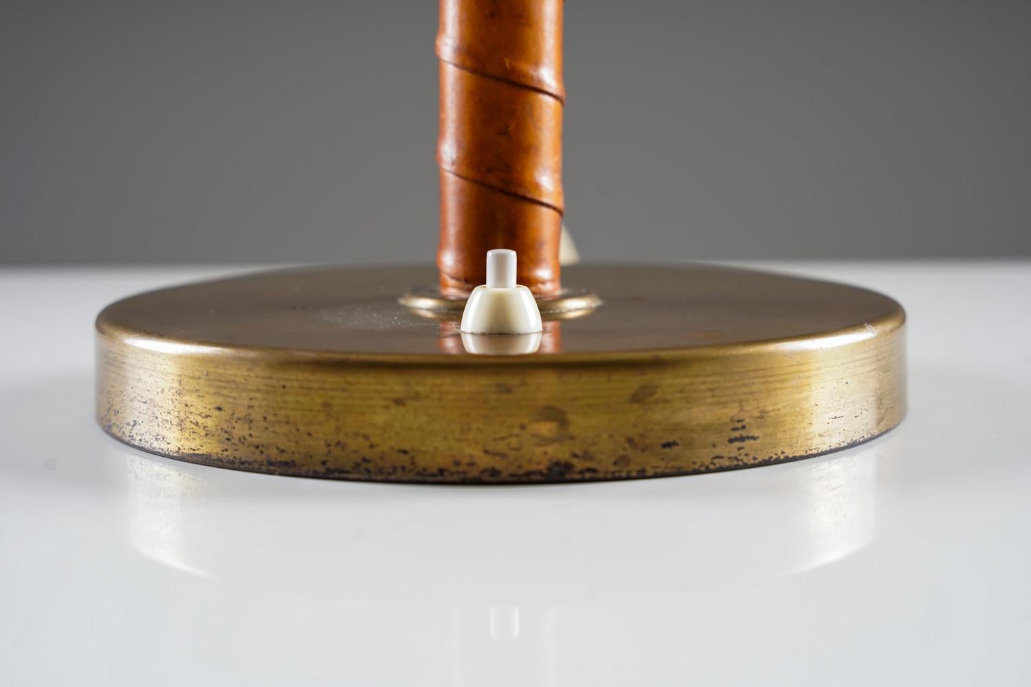 Swedish Modern Table Lamp Model 15624 by Böhlmarks For Sale 1