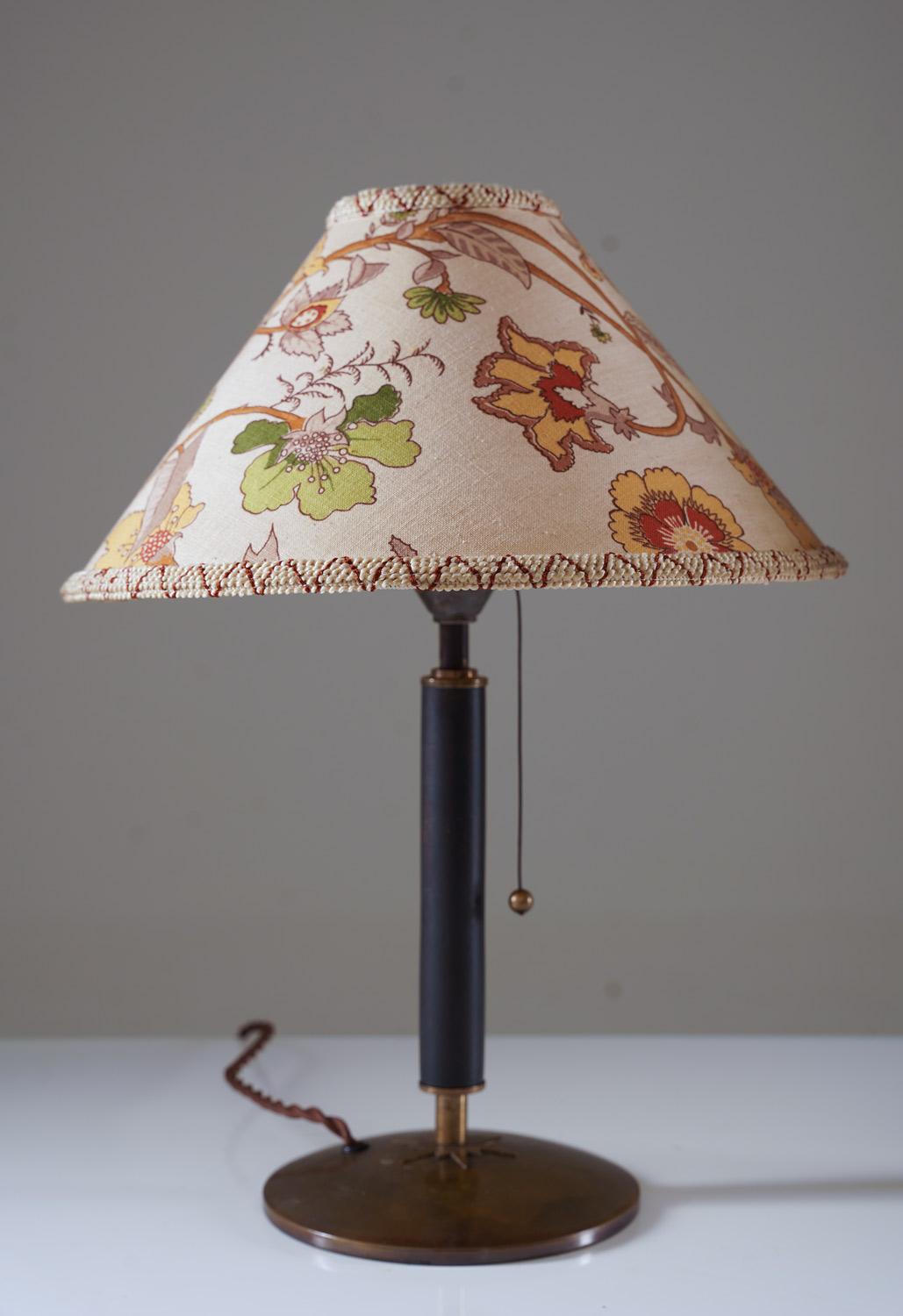 Suédois Lampes de table modernes suédoises par Böhlmarks en vente