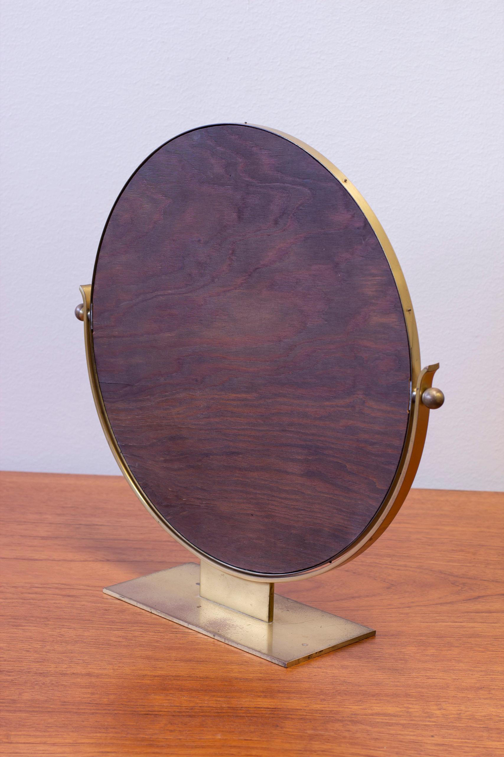 Suédois Miroir de table moderne suédois en laiton par Ystad metall, Suède, années 1930 en vente