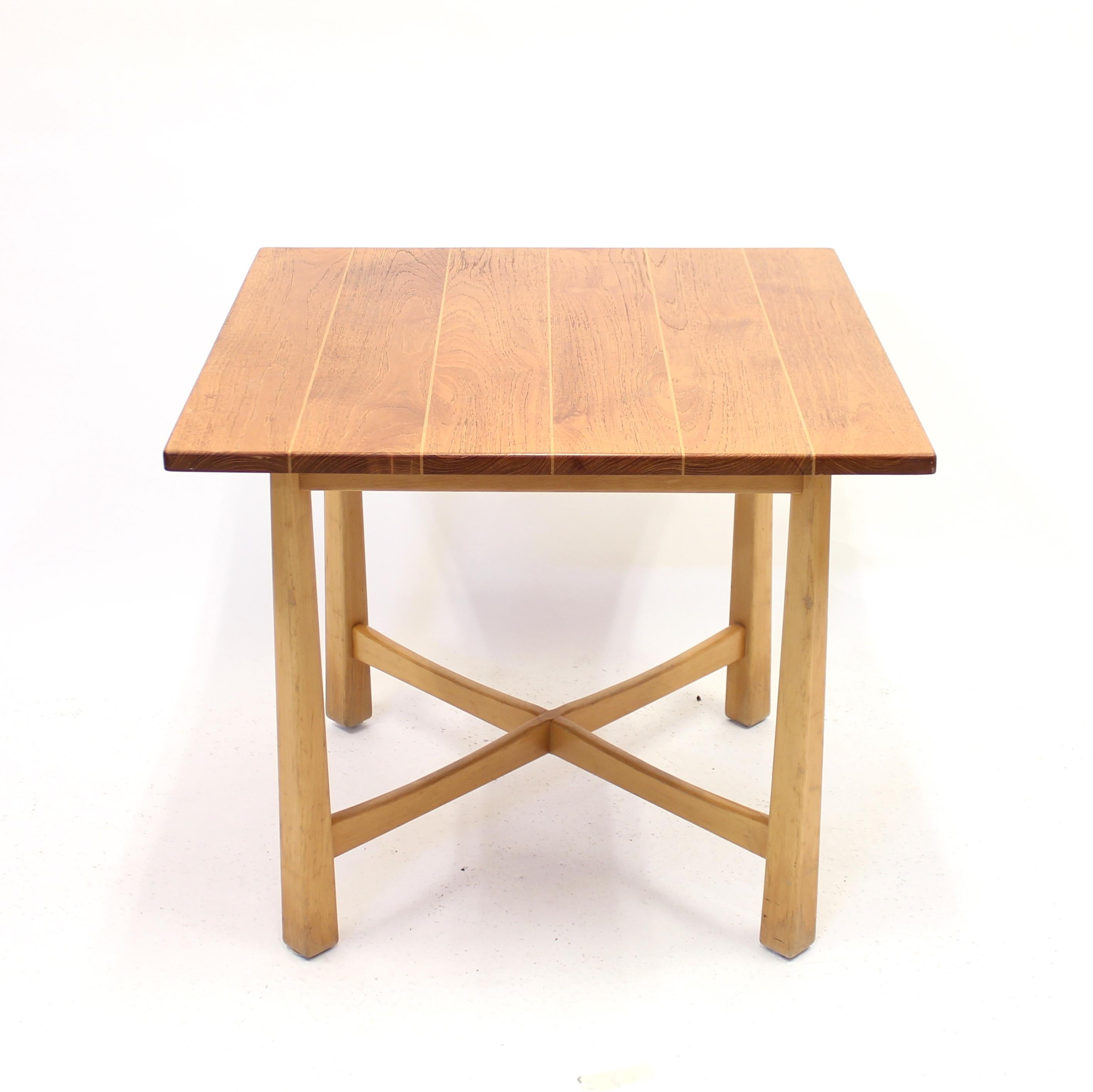 Scandinave moderne Table moderne suédoise en teck et bouleau, milieu du 20e siècle en vente