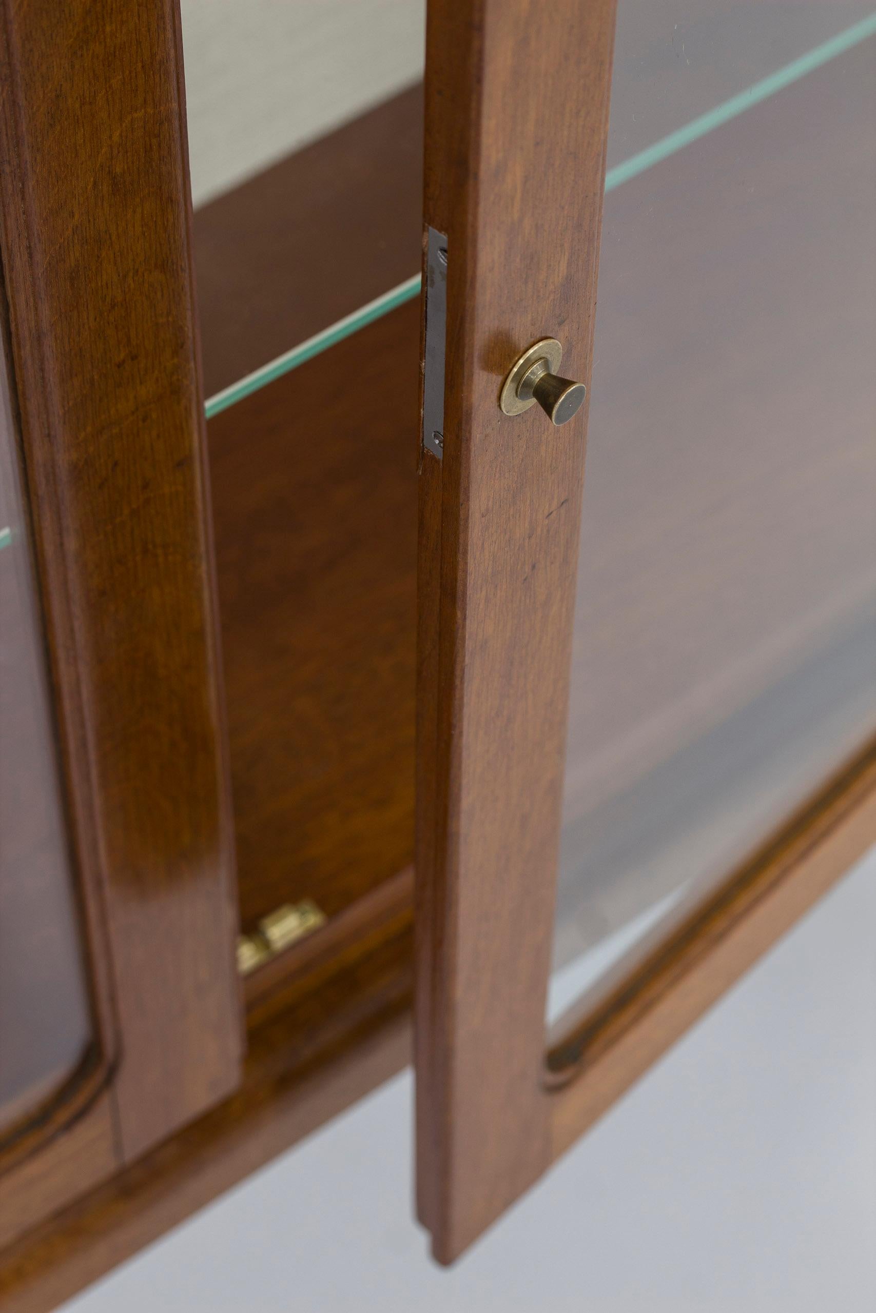 Schwedischer moderner Vitrinenschrank aus Teakholz und Glas in der Art von Acking, Schweden 4