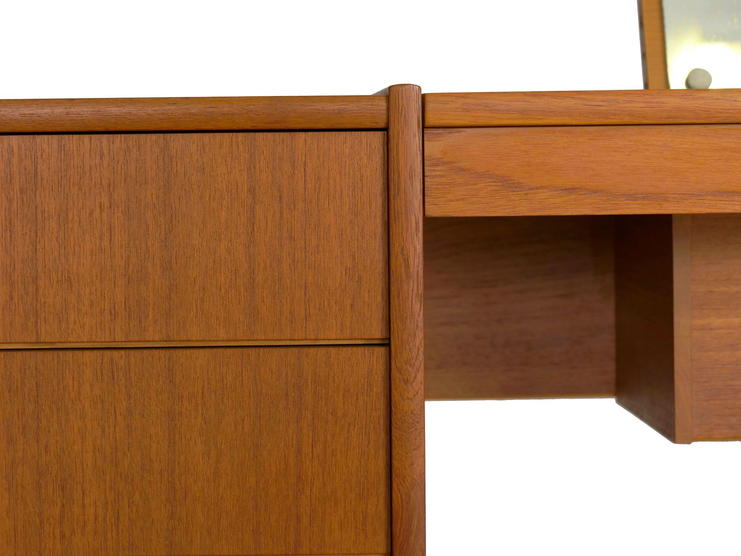 Swedish Modern Teak Bedroom Dresser Set and Desk by Bertil Fridhagen, circa 1964 10