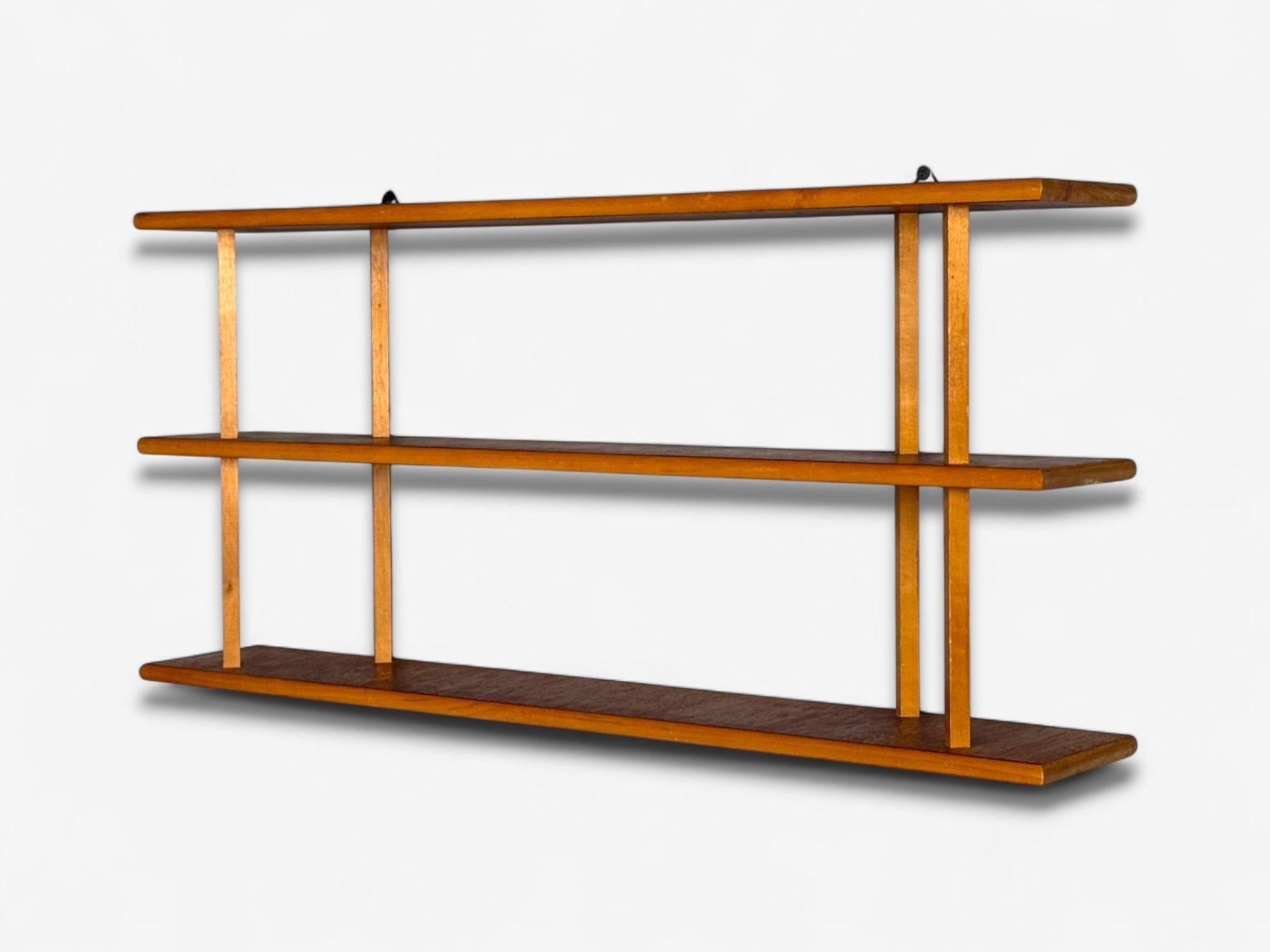 Mid-Century moderno Scaffale da parete moderno svedese, in teak, Svezia, anni '50 in vendita