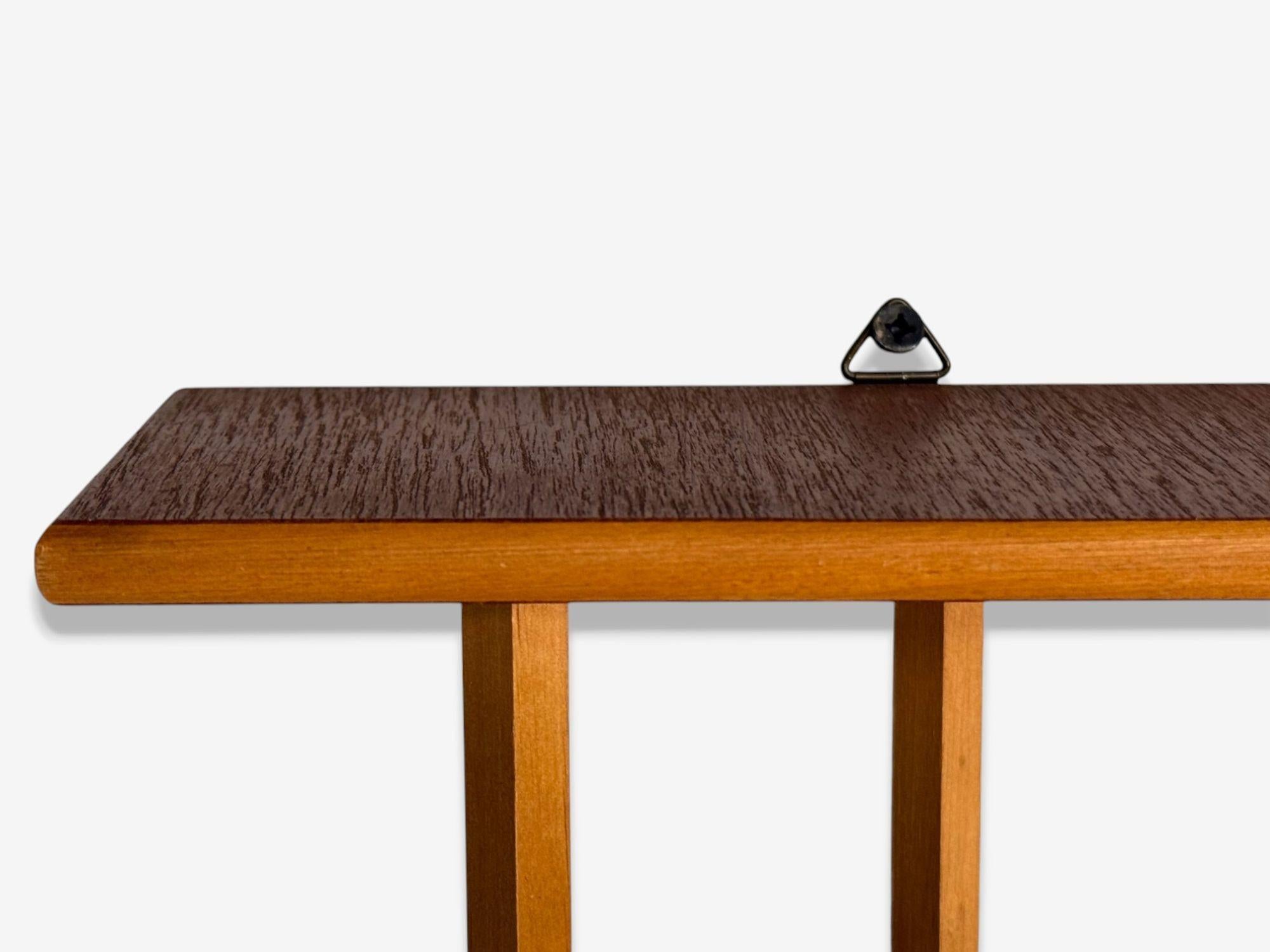 Ottone Scaffale da parete moderno svedese, in teak, Svezia, anni '50 in vendita