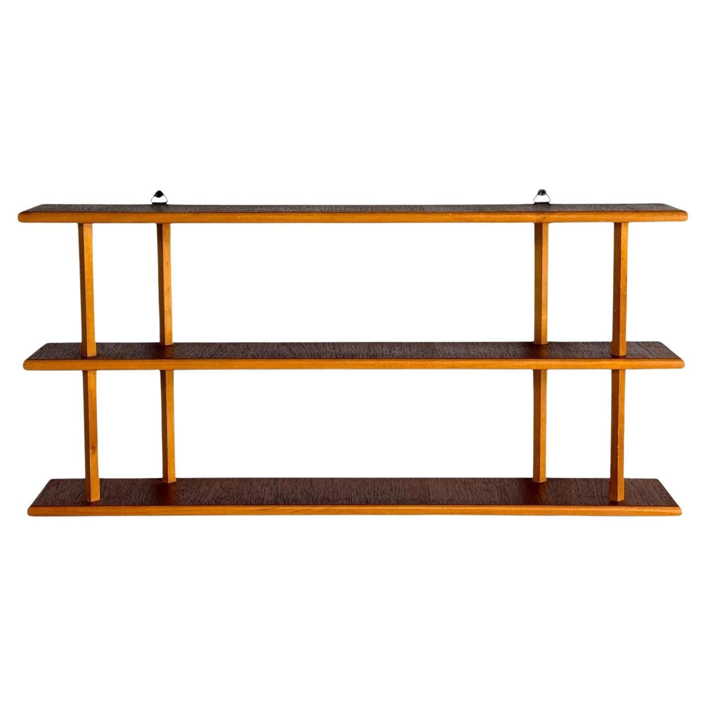 Petite étagère murale moderne suédoise en teck, Suède, années 1950