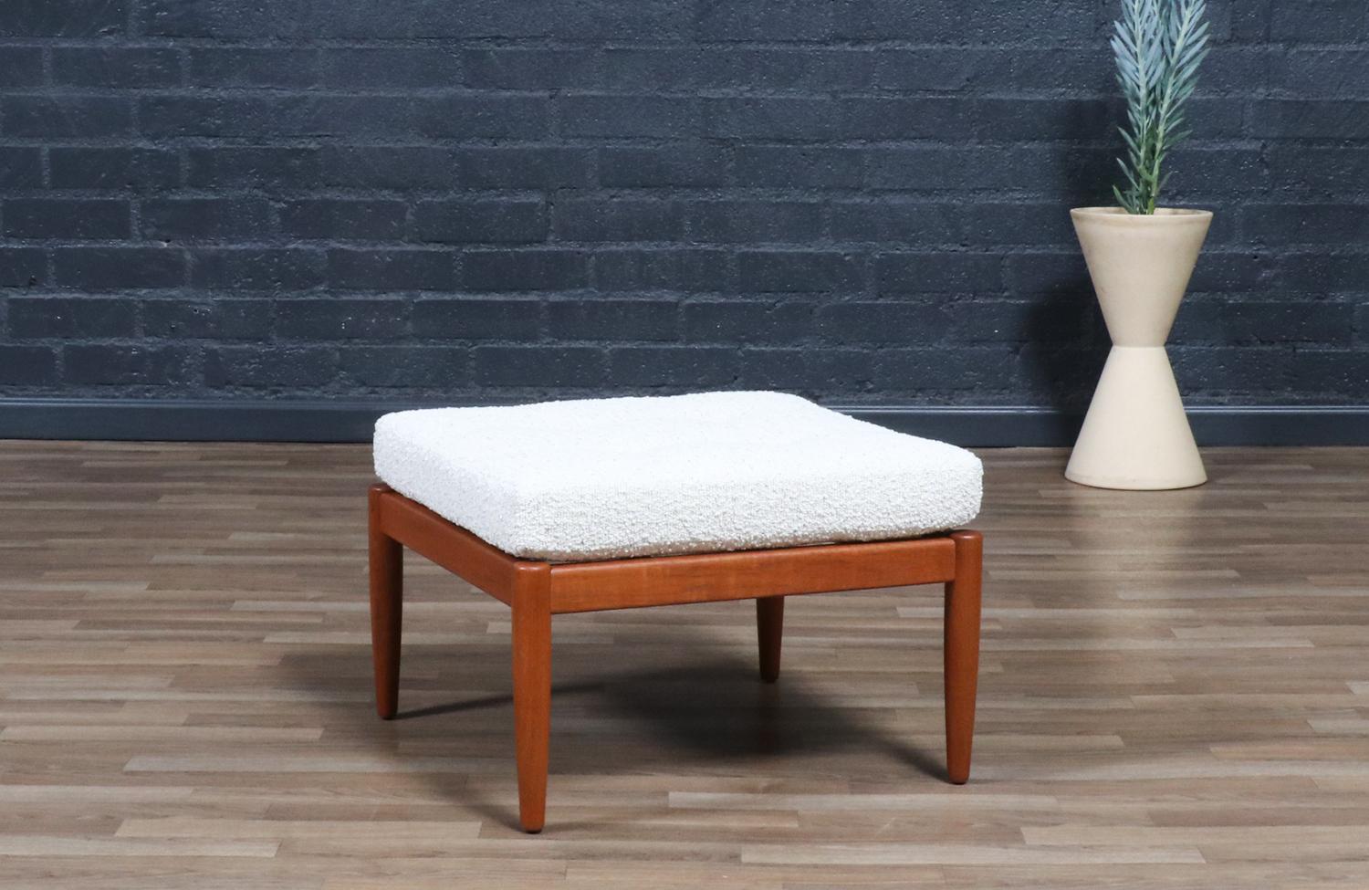 Scandinave moderne Tabouret moderne suédois en teck par Folke Ohlsson pour Dux en vente