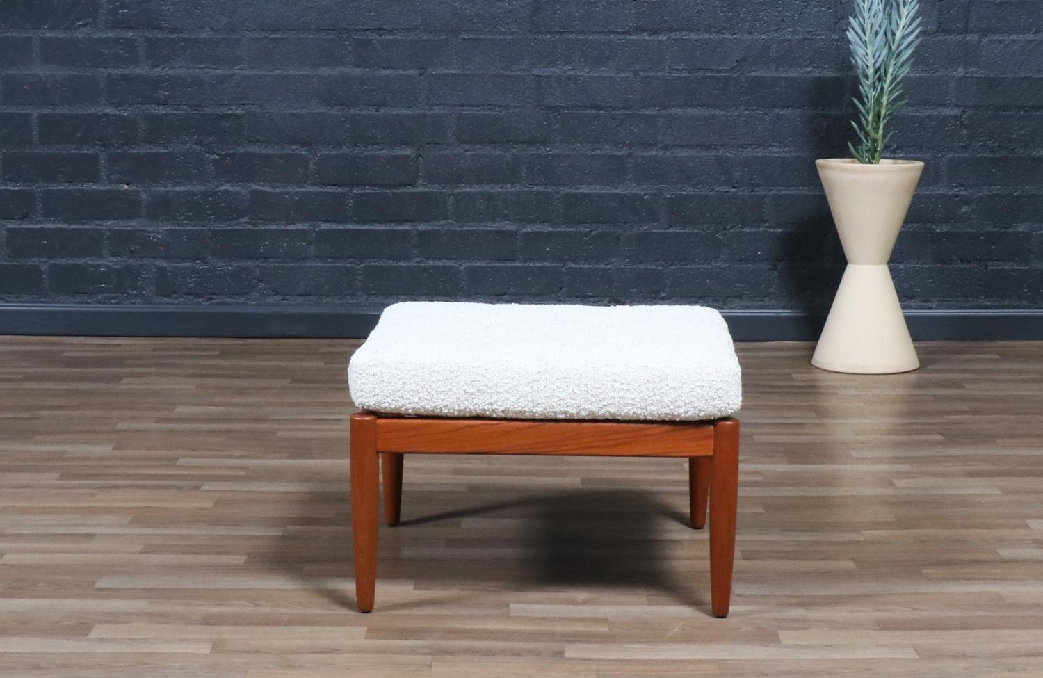 Suédois Tabouret moderne suédois en teck par Folke Ohlsson pour Dux en vente