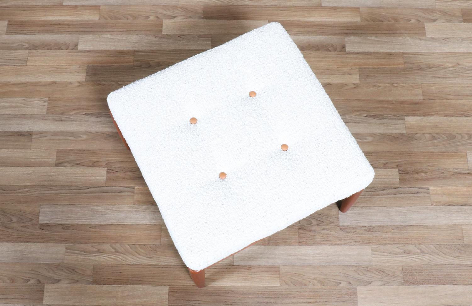 Milieu du XXe siècle Tabouret moderne suédois en teck par Folke Ohlsson pour Dux en vente