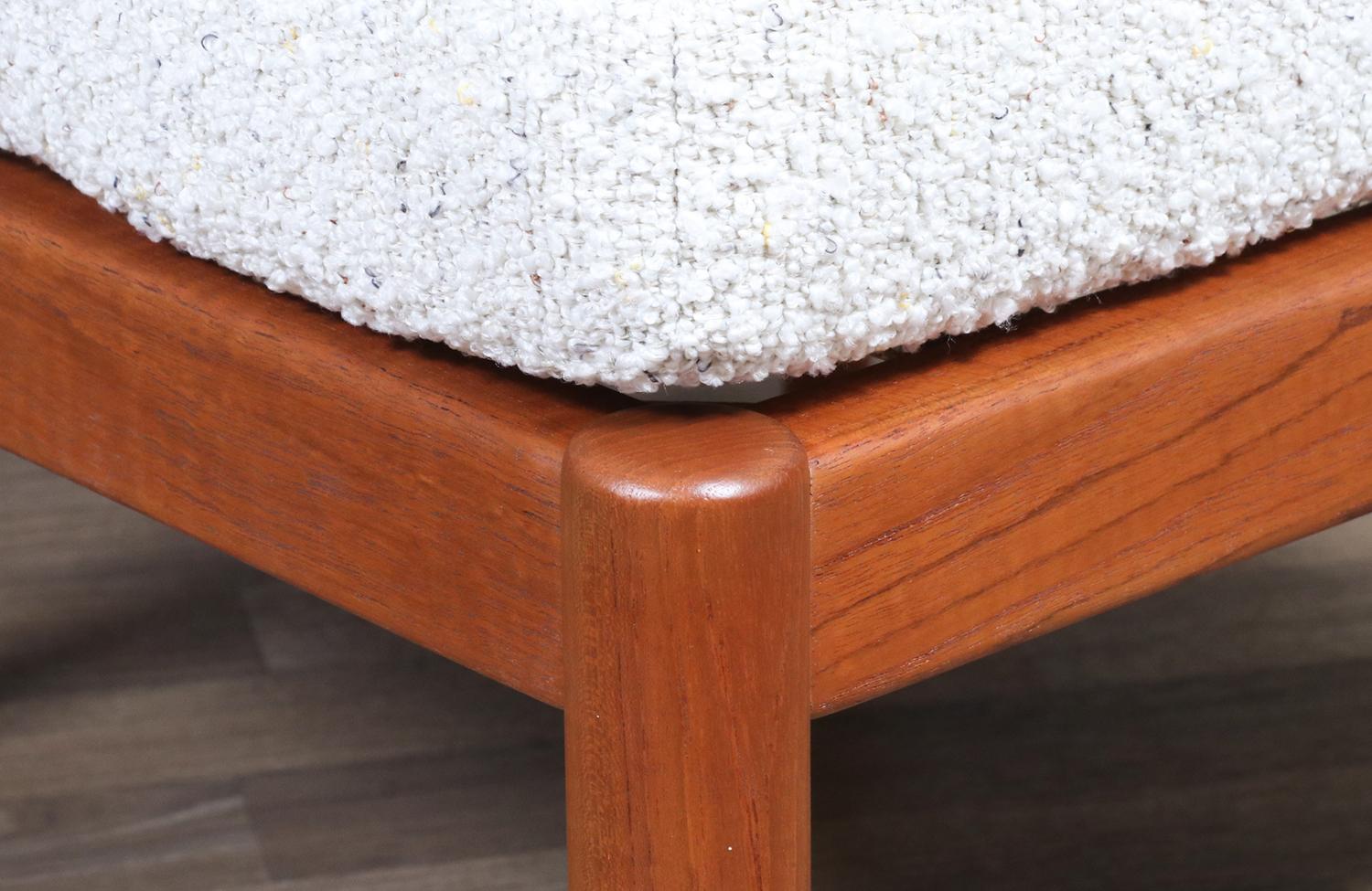 Tabouret moderne suédois en teck par Folke Ohlsson pour Dux en vente 1