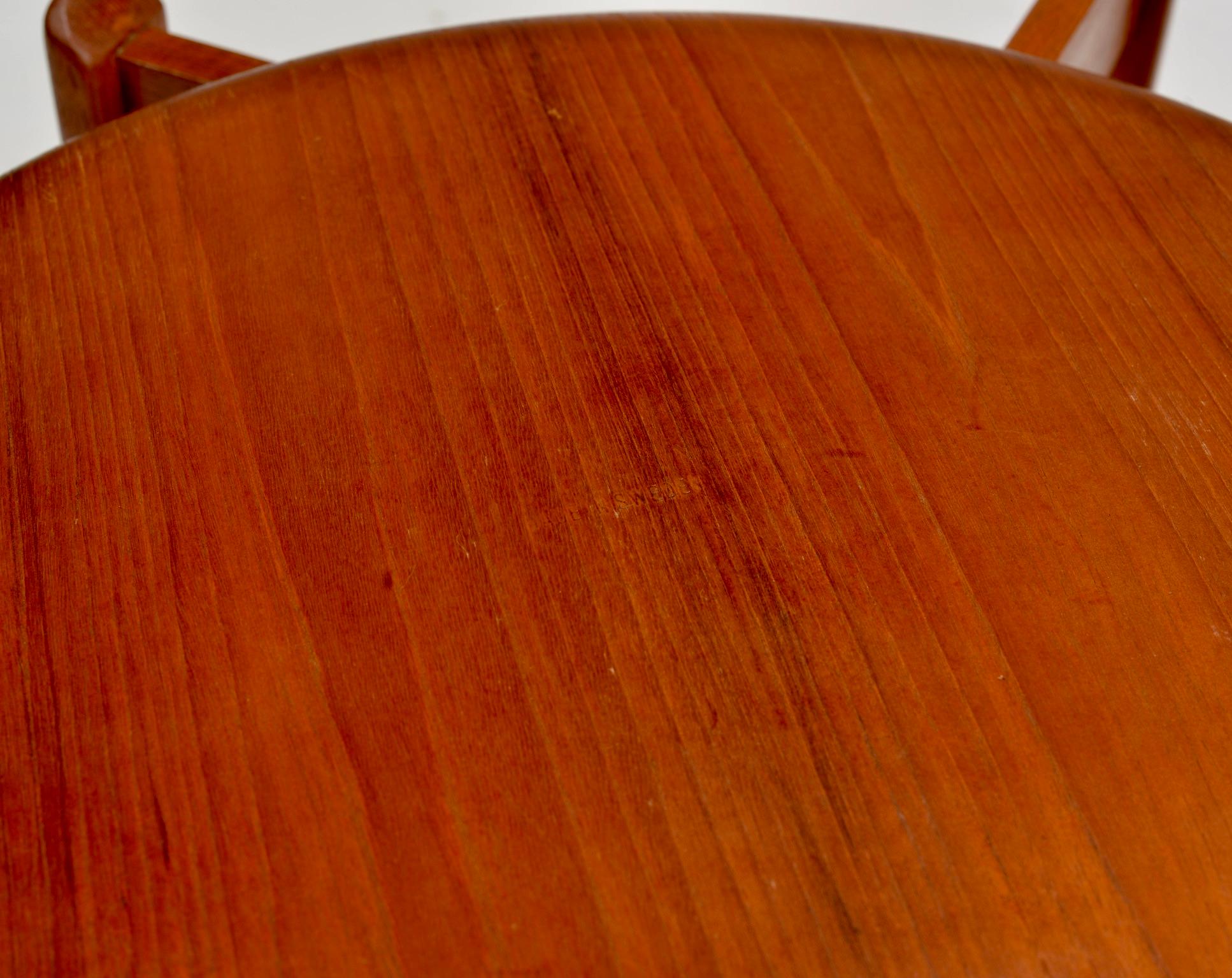 Table d'appoint en teck The Moderns suédoise en vente 2