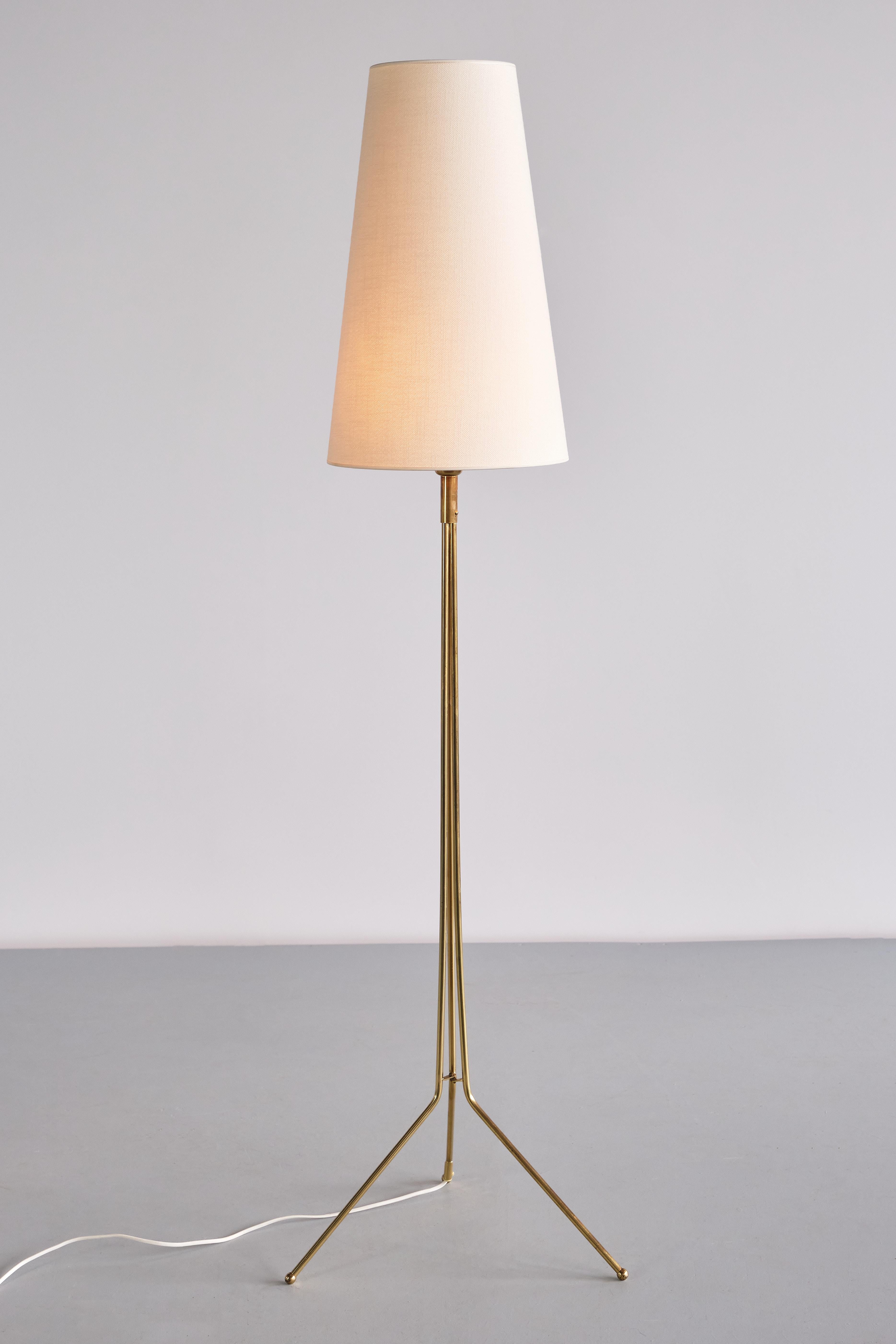 Swedish Modern Three Legged Floor Lamp in Brass, Sweden, 1950s In Good Condition In The Hague, NL