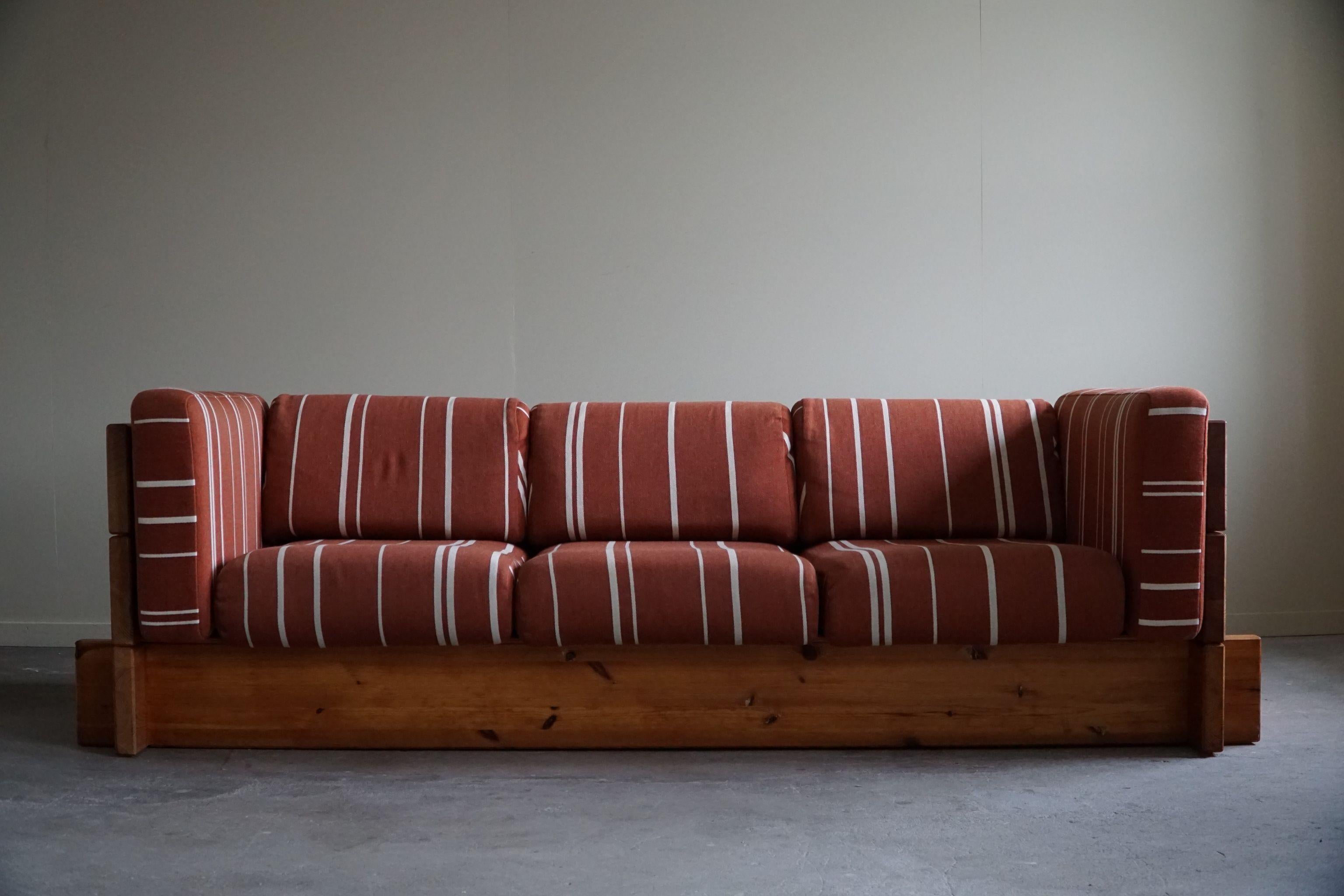Swedish Modern, Three-Seater Brutalist Sofa in Pine, Stockaryd Stolefabrik, 1970 9