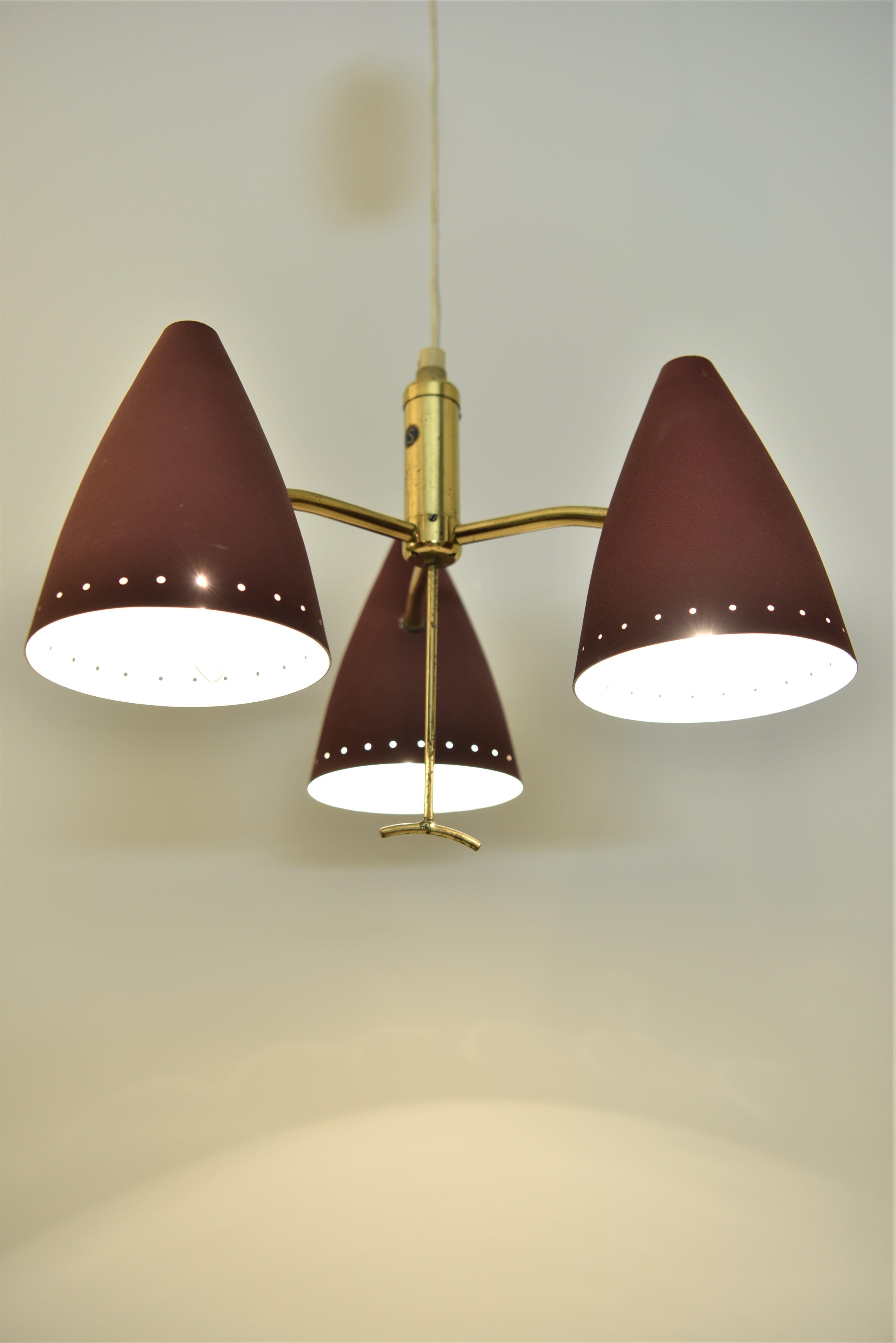 Swedish Modern Triple Pendant Lamp with Elevator Function, 1950s In Good Condition For Sale In Värmdö, SE