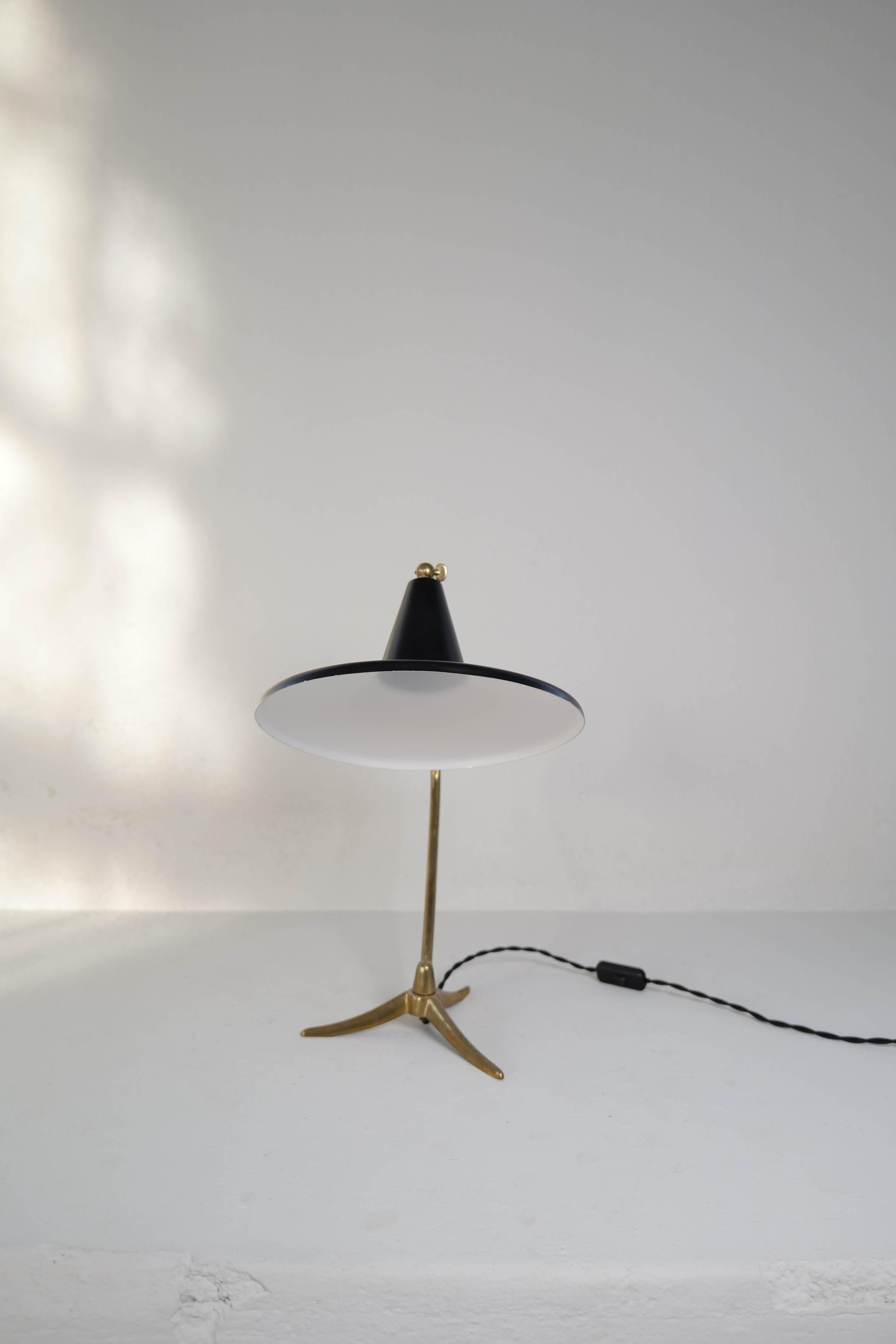 Swedish Modern Tripod Brass Table Lamp, Sweden, 1950 For Sale 8