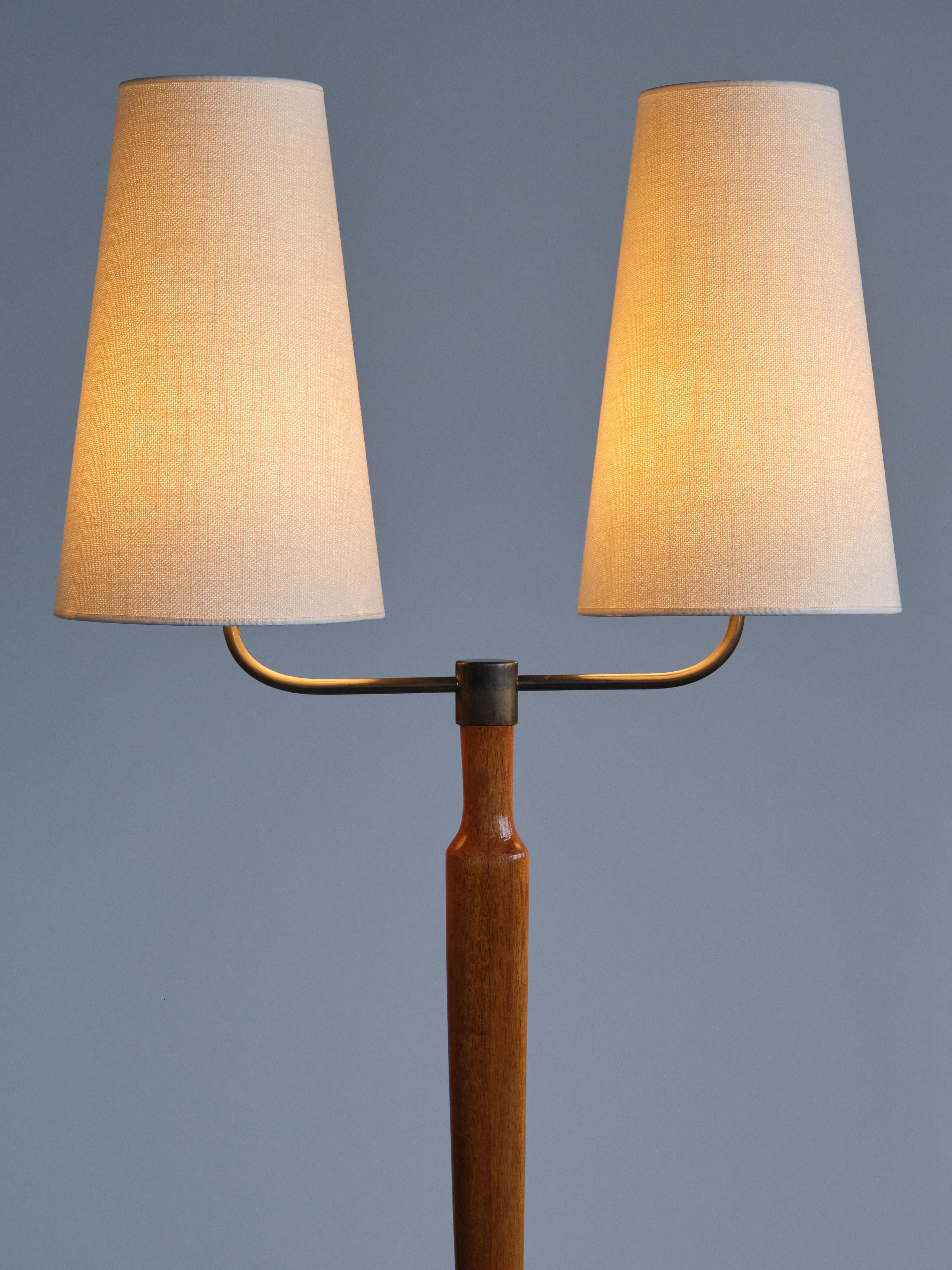 Swedish Modern Two Arm Floor Lamp in Teak Wood and Brass, Sweden, Late 1940s For Sale 1