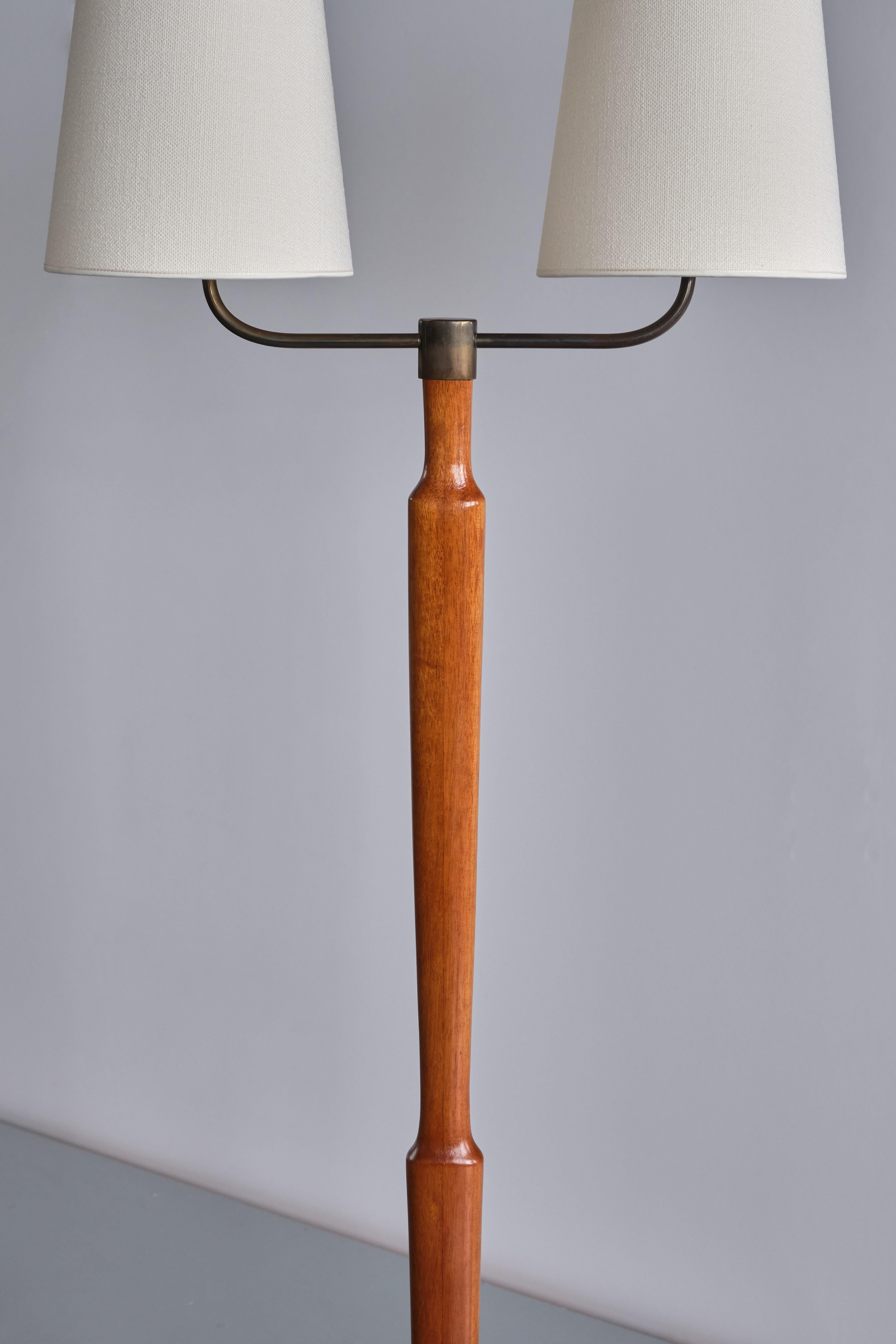 Swedish Modern Two Arm Floor Lamp in Teak Wood and Brass, Sweden, Late 1940s For Sale 3