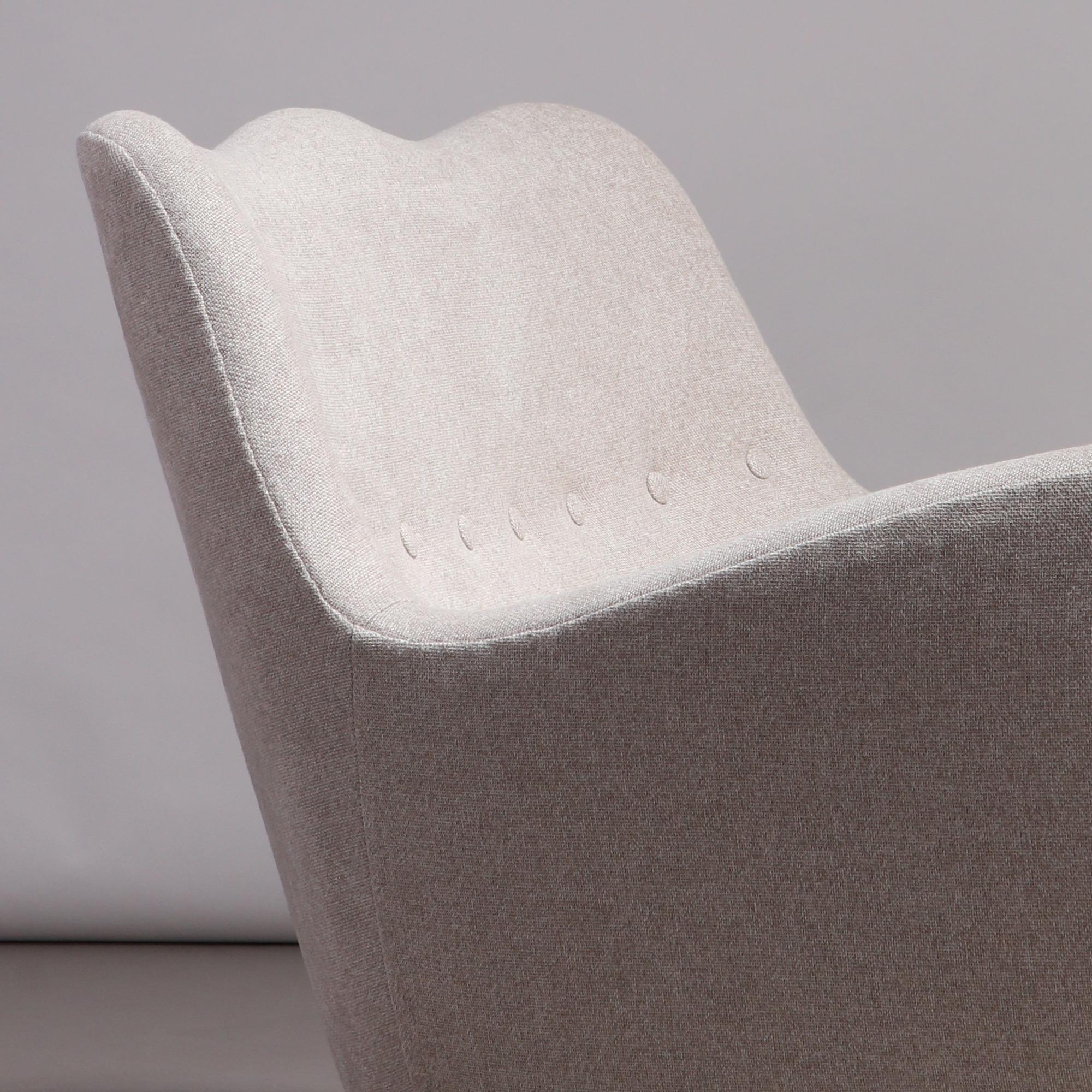 Swedish Modern Two-Seater Sofa in Light Fabric, 1950s For Sale 1