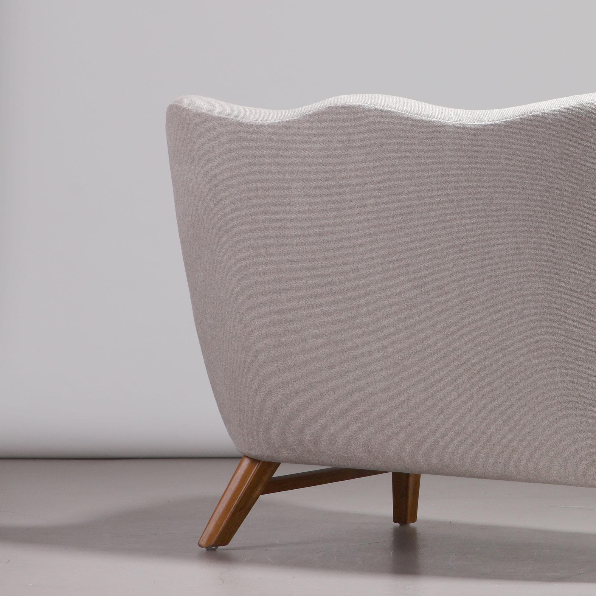 Swedish Modern Two-Seater Sofa in Light Fabric, 1950s For Sale 3