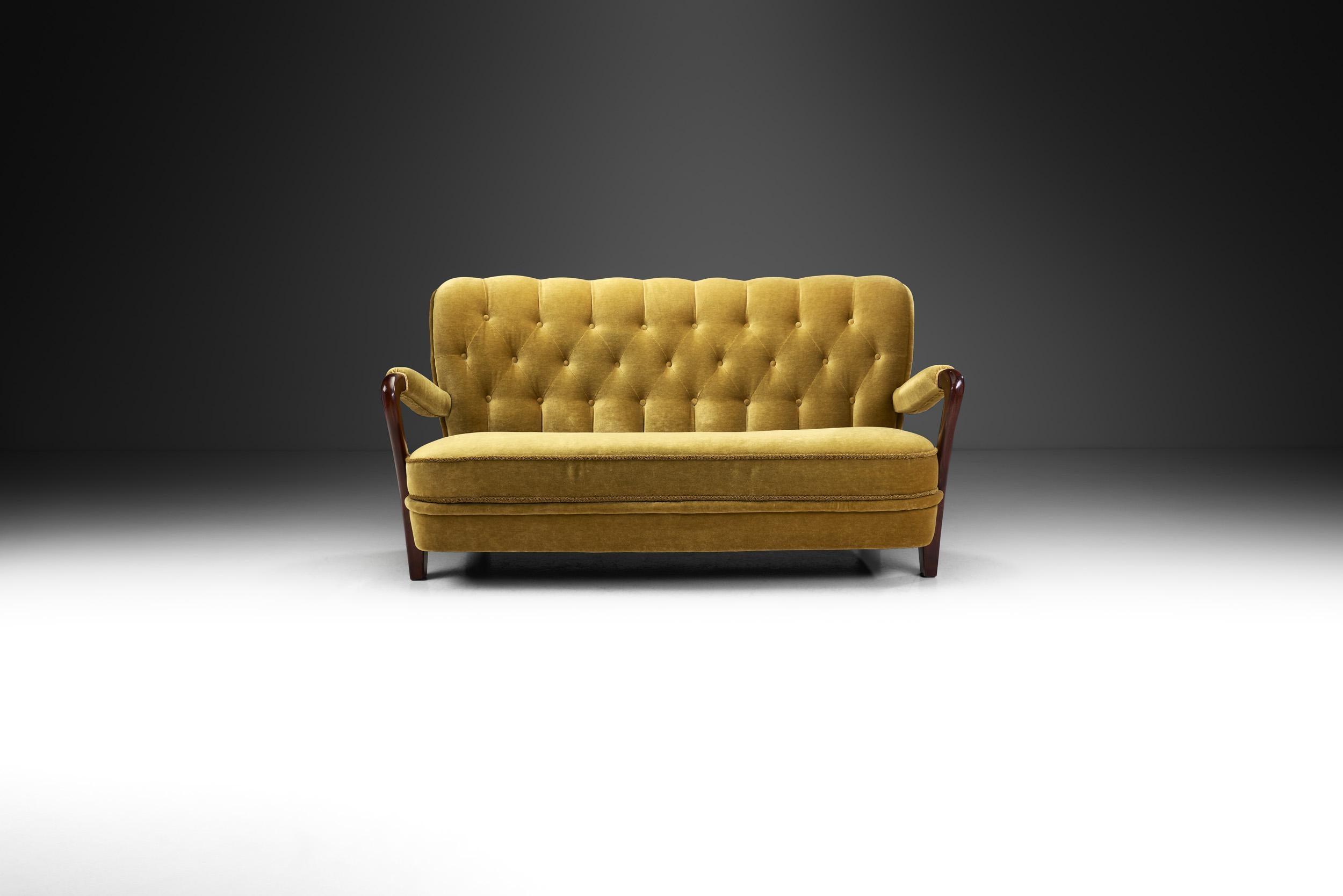 Mid-20th Century Swedish Modern Two-Seater Sofa, Sweden 1940s For Sale
