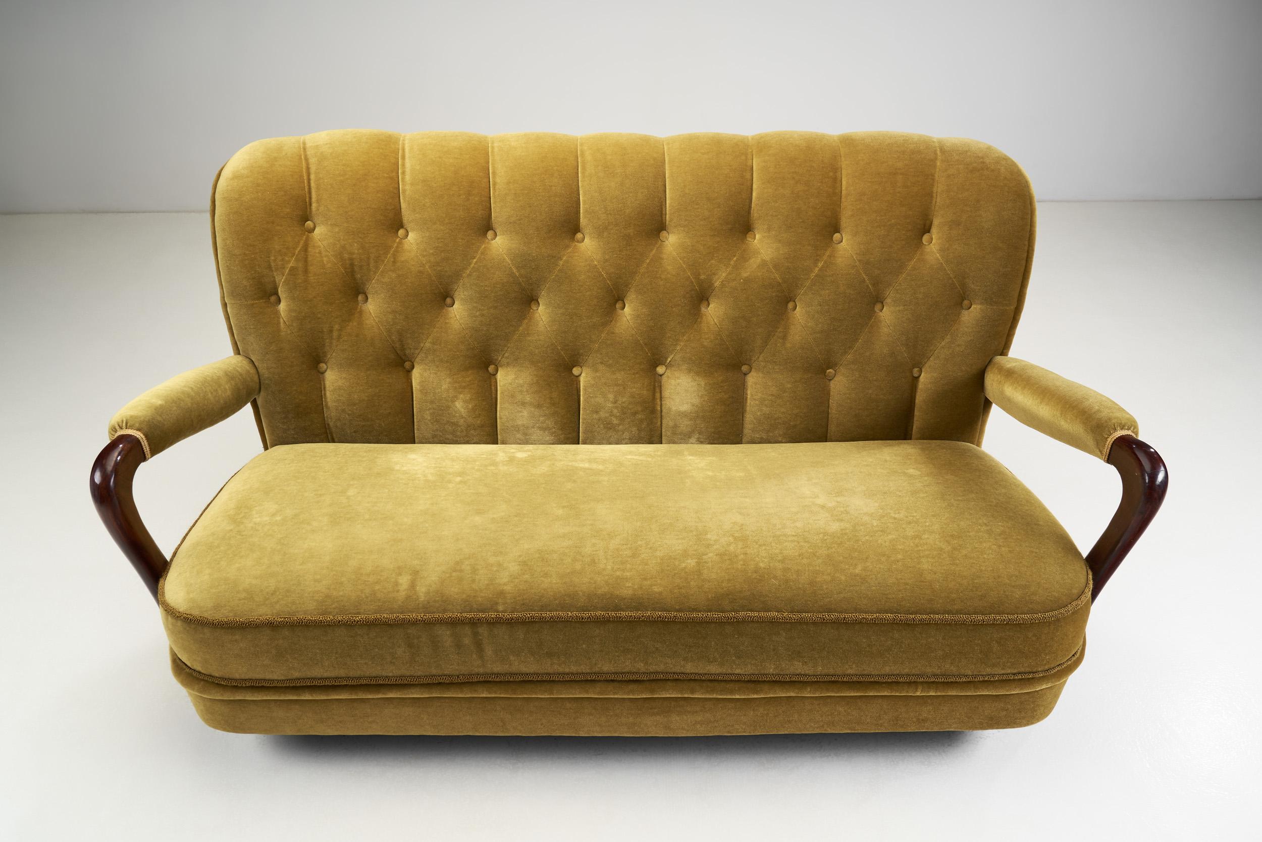 Swedish Modern Two-Seater Sofa, Sweden 1940s For Sale 2