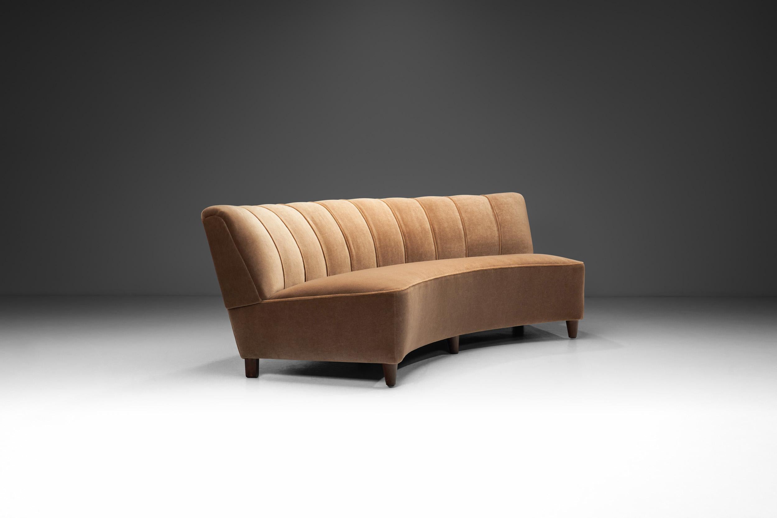 Swedish Modern Upholstered Sofa, Sweden First half of the 20th Century In Good Condition In Utrecht, NL