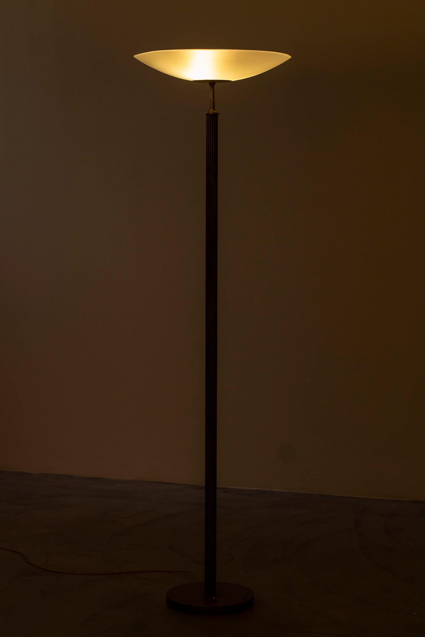 Swedish Modern uplight floor lamp model 2614 by Bröderna Malmströms For Sale 8
