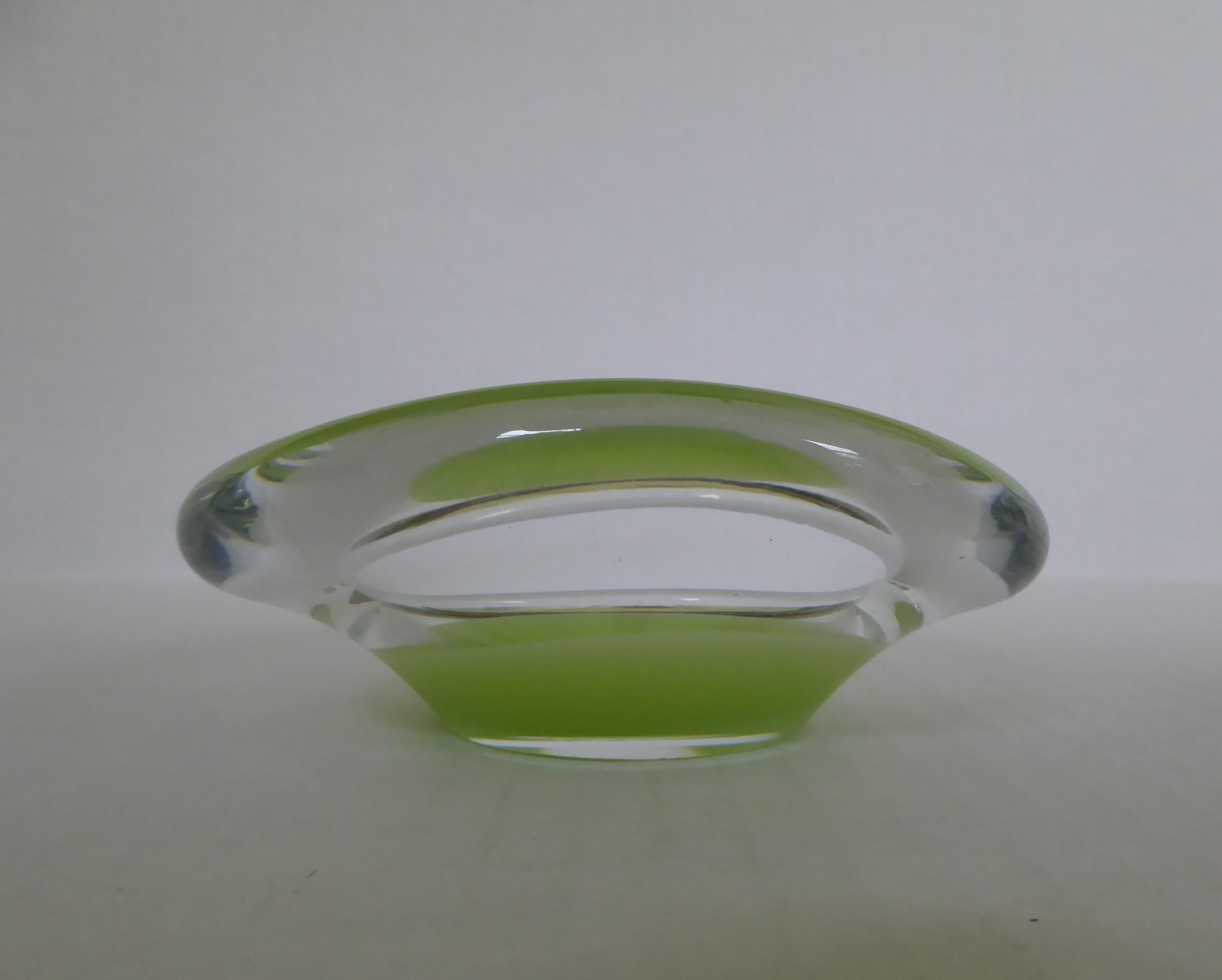 Swedish Modern Vicke Lindstrand Small Sommerso Bowl for Kosta, 1960s 2