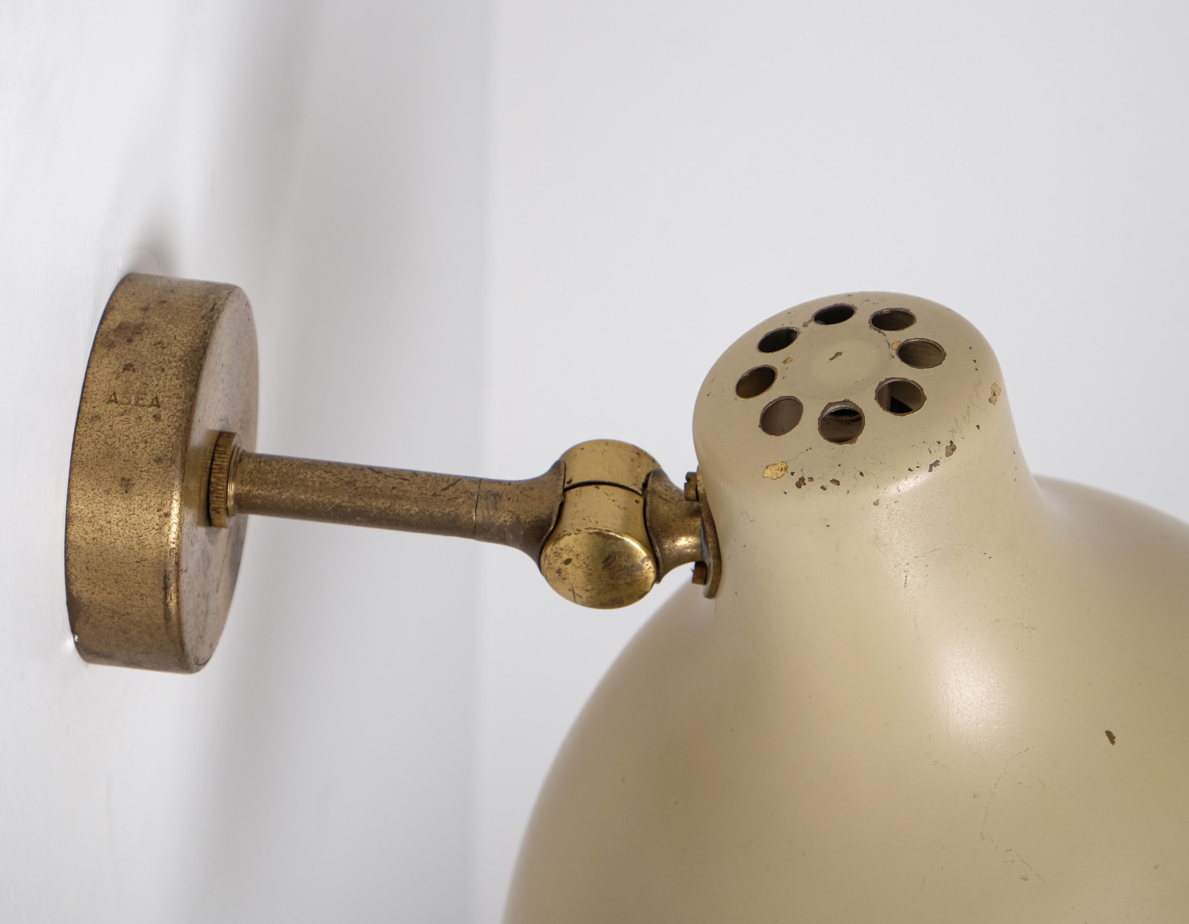 Lámpara de pared moderna sueca de ASEA, década de 1940 Latón en venta