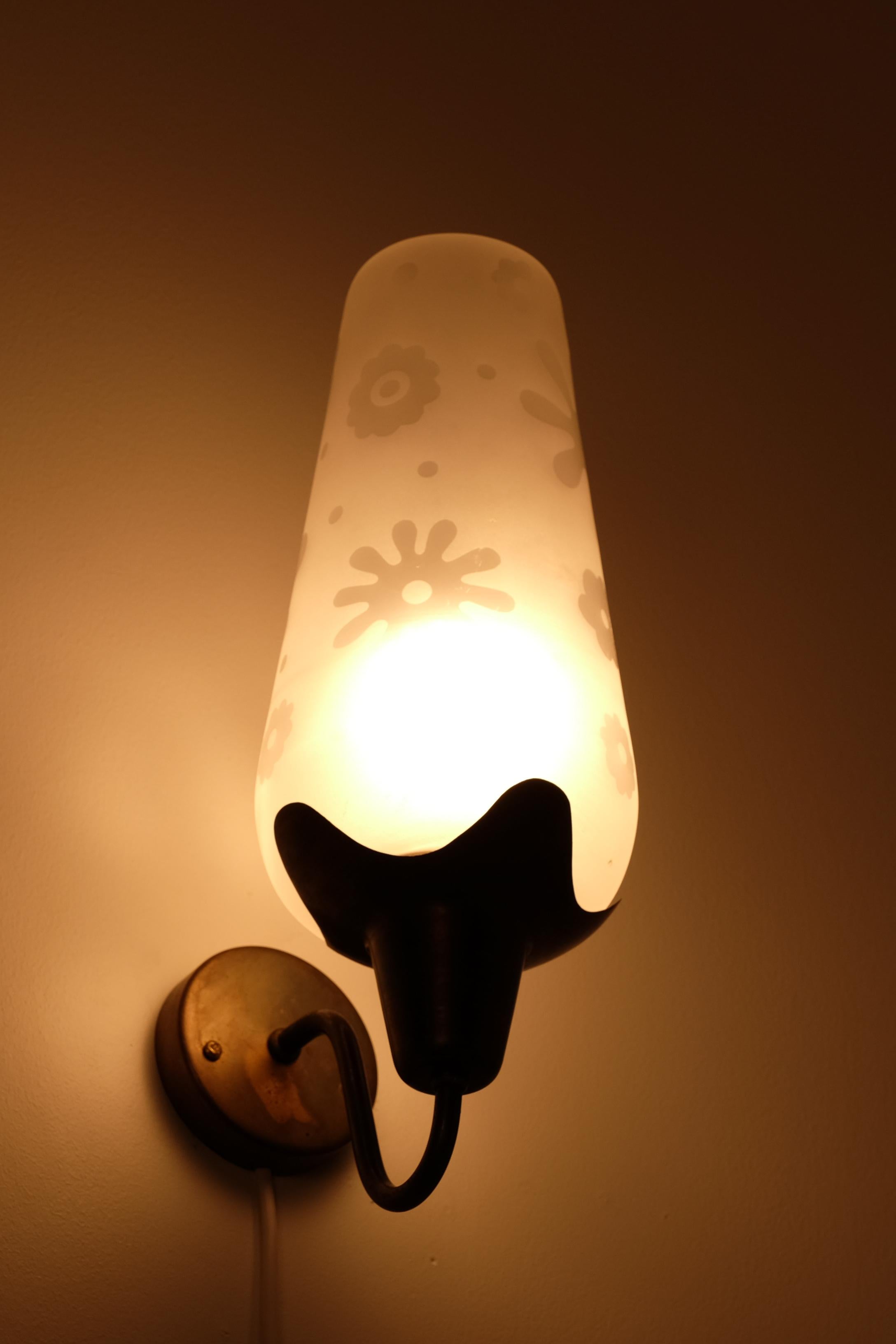 Lámpara de pared moderna sueca de Böhlmarks, década de 1940 Escandinavo moderno en venta