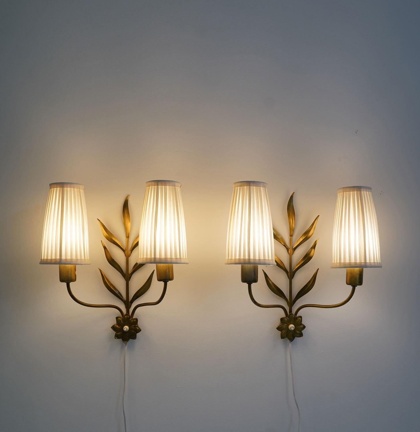 Swedish Modern Wall Lamps in Brass For Sale 1