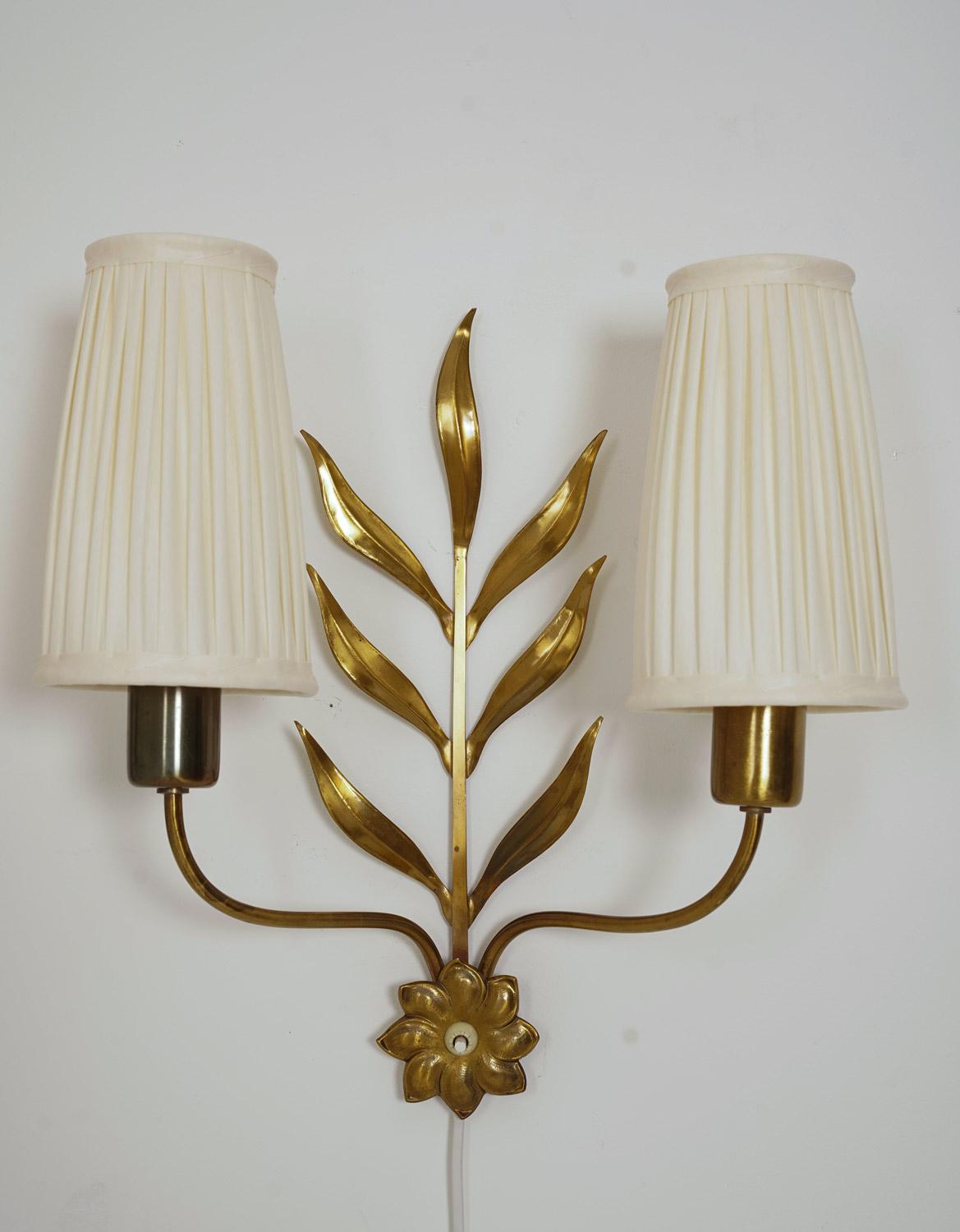 Swedish Modern Wall Lamps in Brass For Sale 2