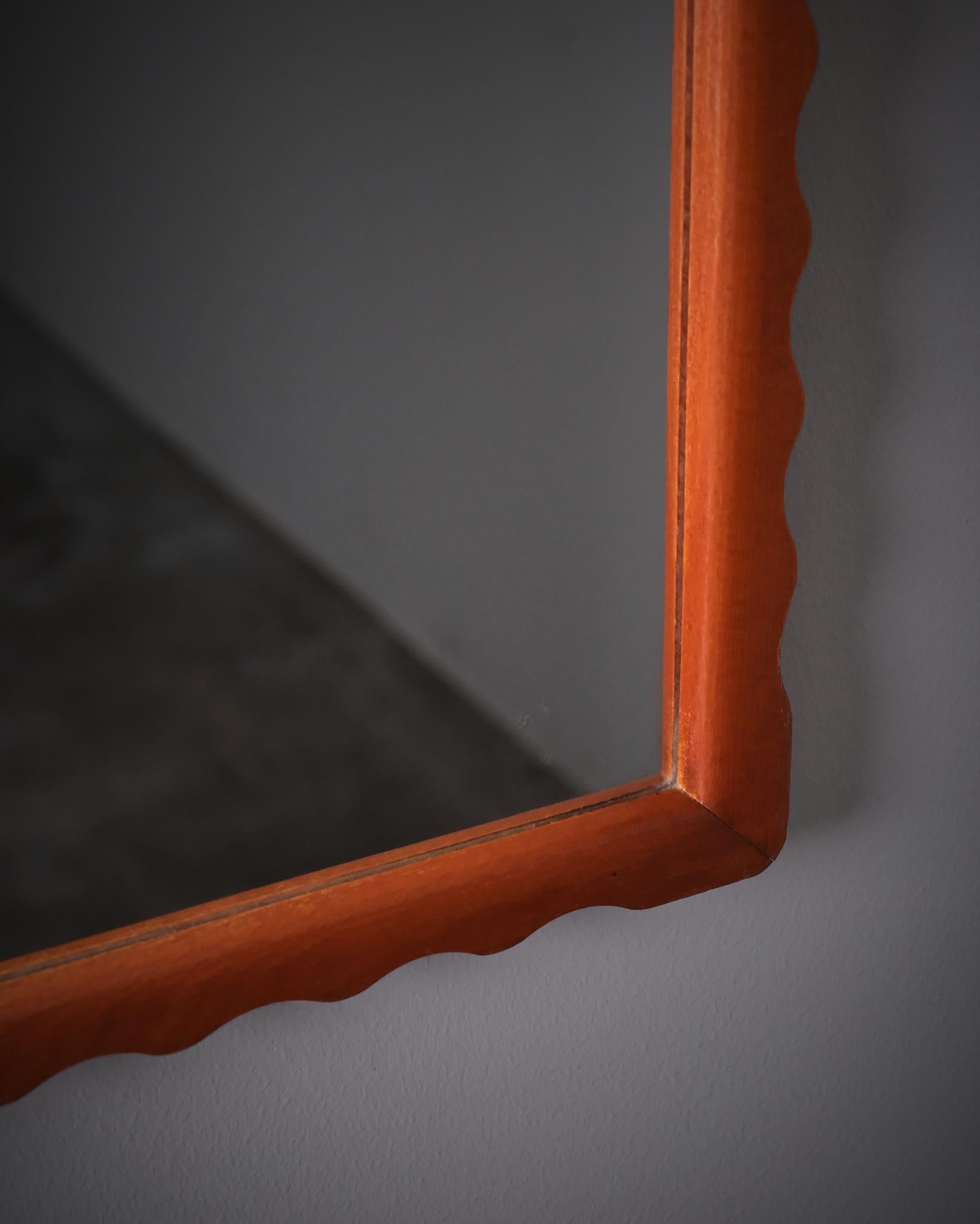 Swedish modern wall mirror by Fröseke, 1940s In Good Condition For Sale In Eskilstuna, SE