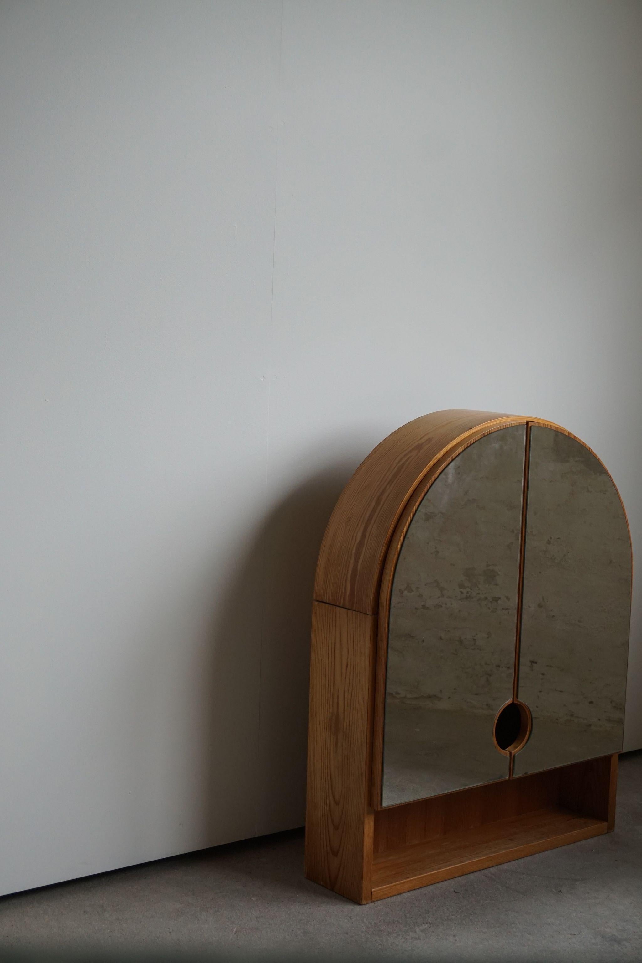 Swedish Modern Wall Mirror in Pine, Unknown Cabinetmaker, 1970s In Good Condition In Odense, DK