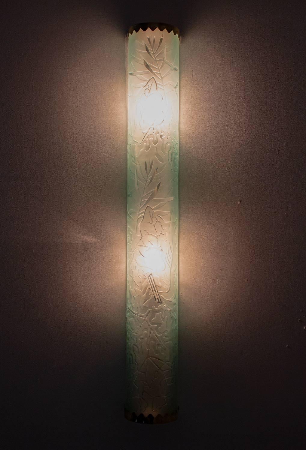 Schwedischer moderner Wandleuchter aus Messing und Glas von Carl Erik Bodn für Glssner im Angebot 3