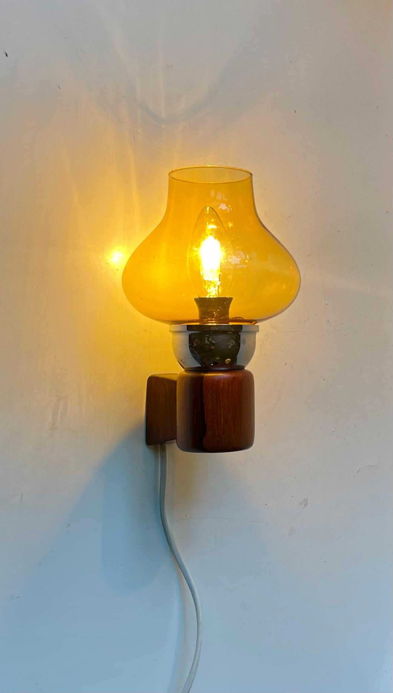 Scandinave moderne Swedish Modern Wall Sconce with Honey Smoke Glass Shade, 1960s en vente