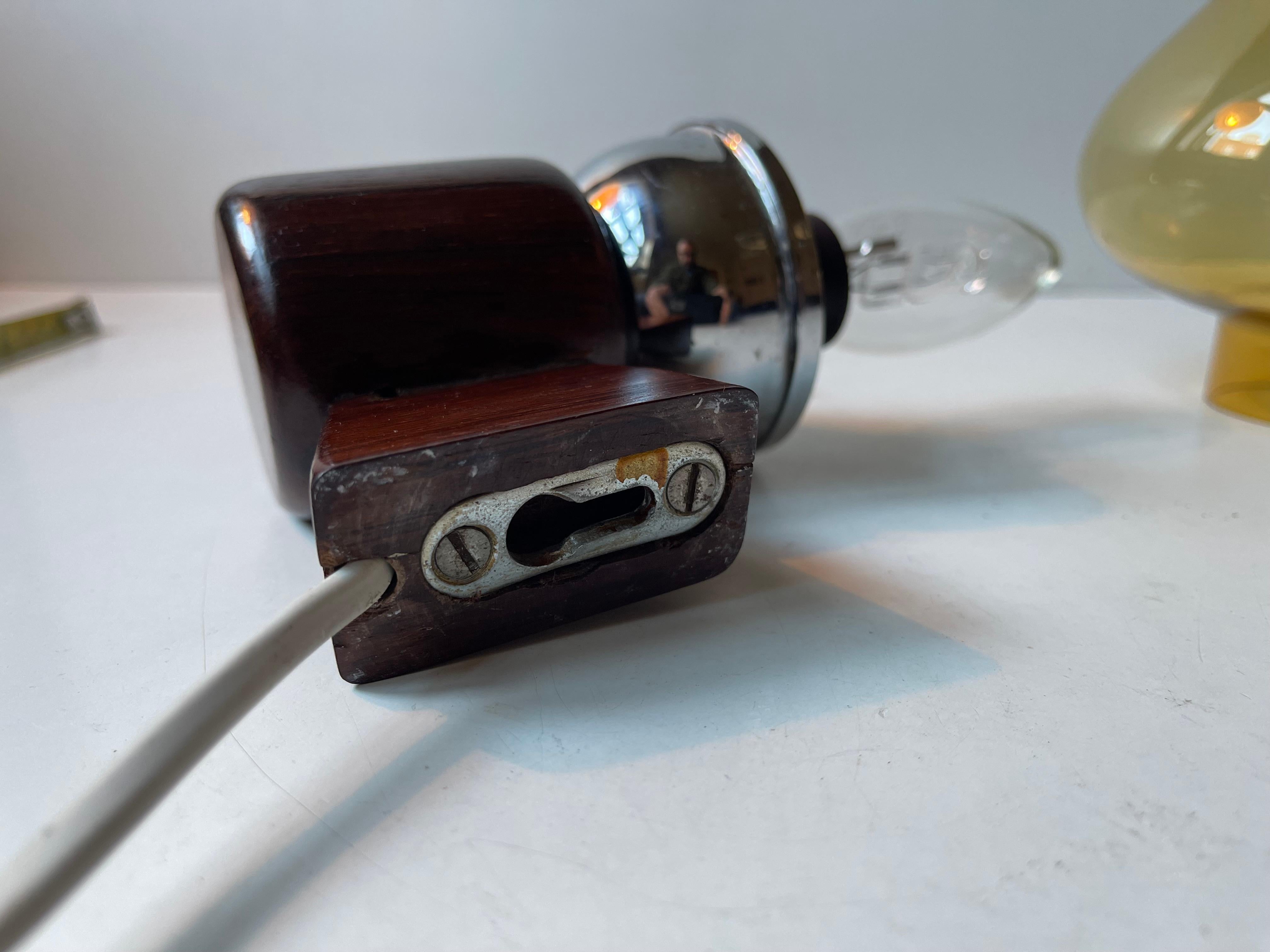 Swedish Modern Wall Sconce with Honey Smoke Glass Shade, 1960s en vente 1