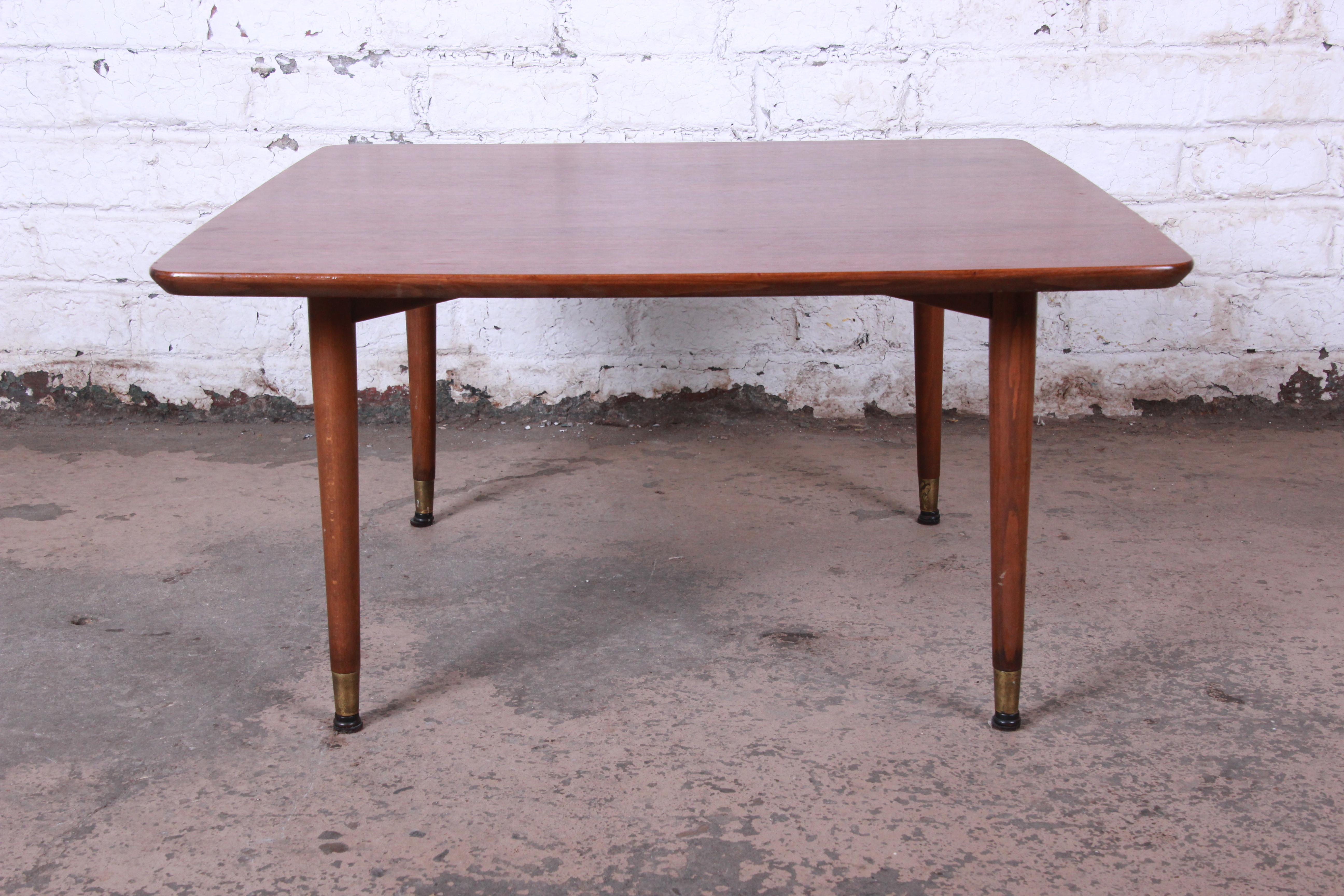 Swedish Modern Walnut Coffee Table Attributed to Folke Ohlsson for DUX In Good Condition In South Bend, IN
