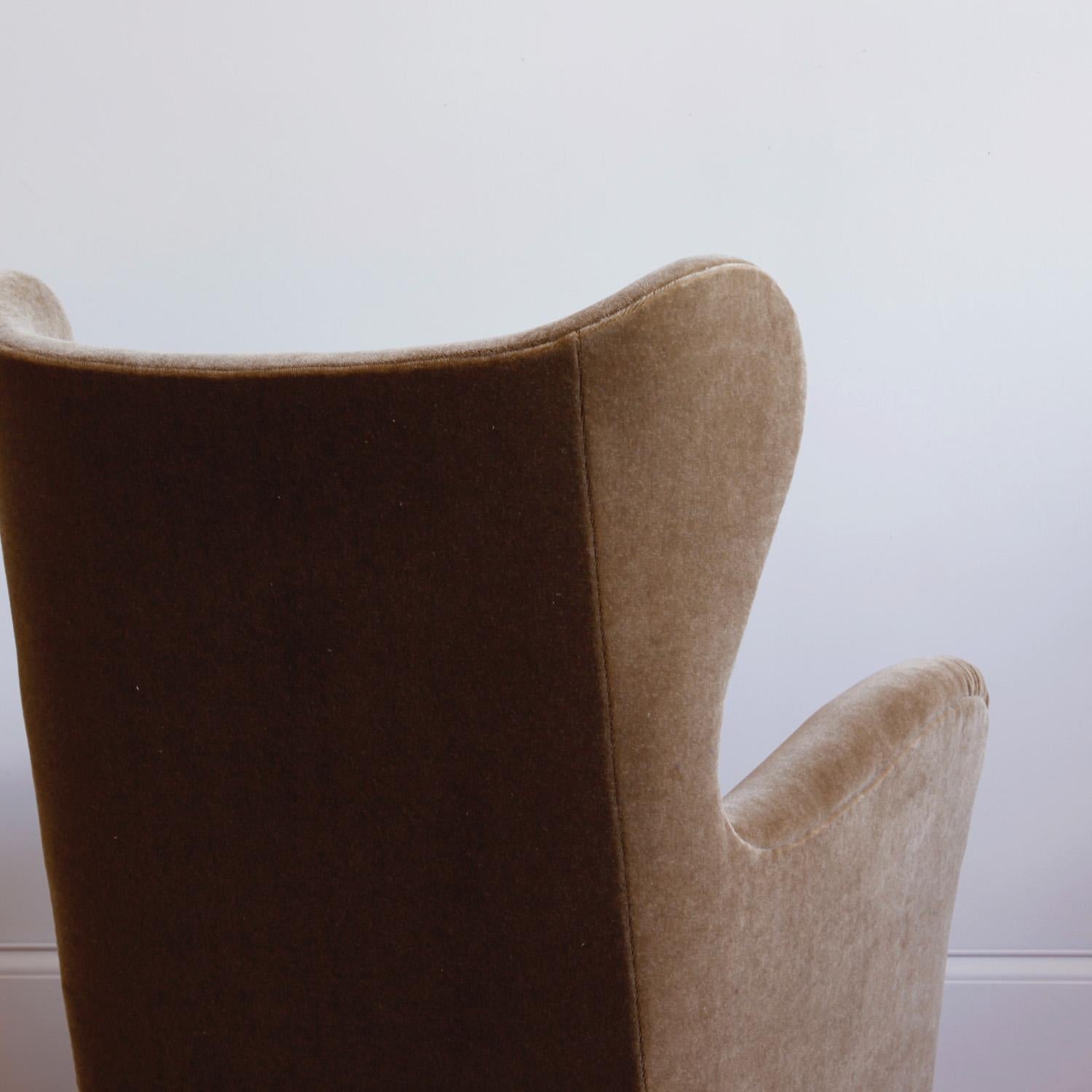 Swedish Moderne Mohair Wingback Chair Attributed to Otto Schulz for Boet In Good Condition In New York, NY