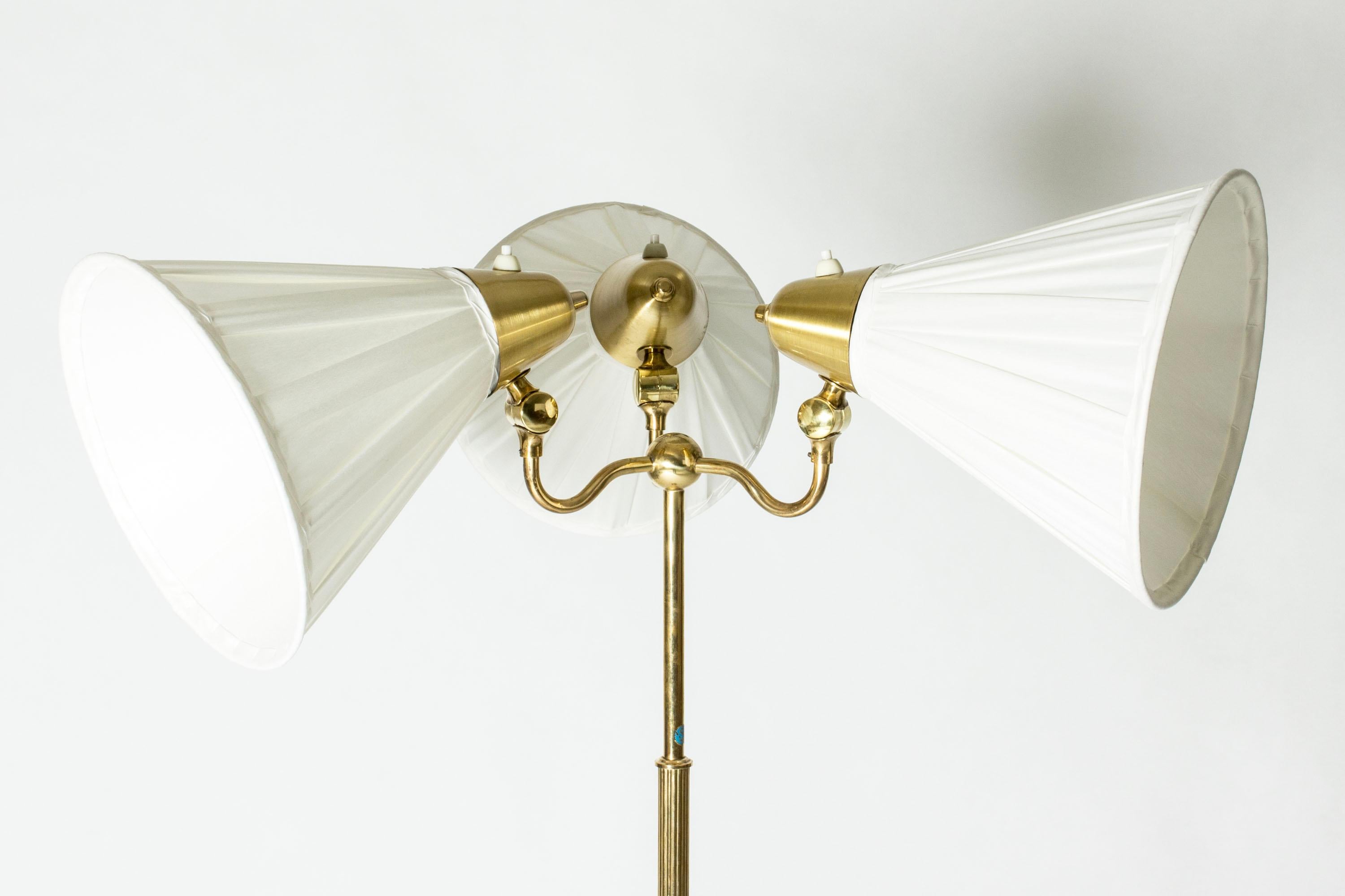 Milieu du XXe siècle Lampadaire moderniste suédois, AB Armaturhantverk, Suède, années 1940 en vente