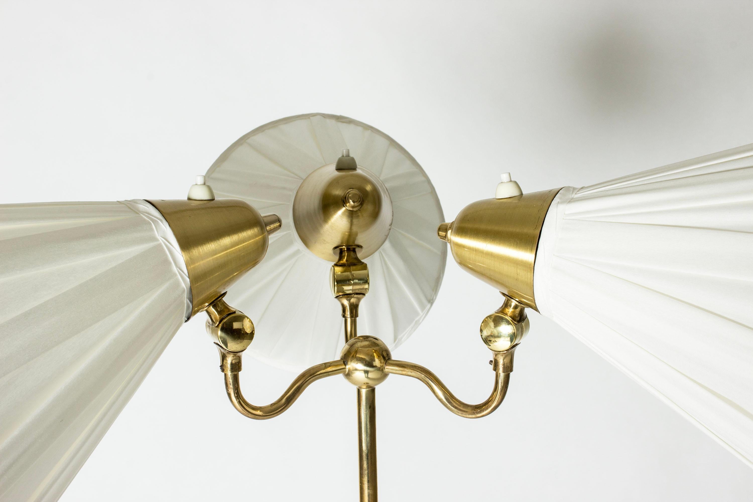 Laiton Lampadaire moderniste suédois, AB Armaturhantverk, Suède, années 1940 en vente