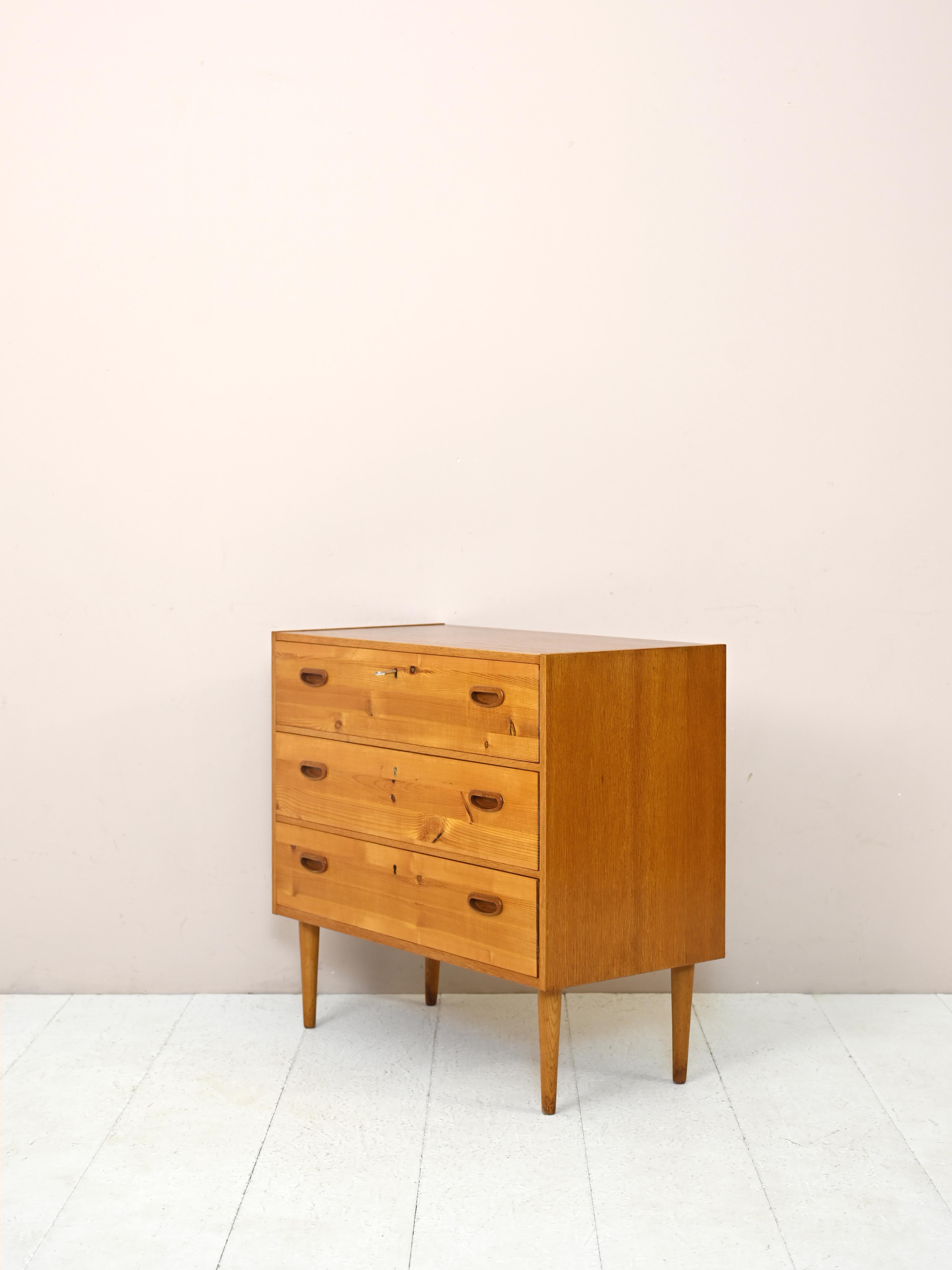 Swedish Modernist Chest of Drawers from the 1960s In Good Condition For Sale In Brescia, IT